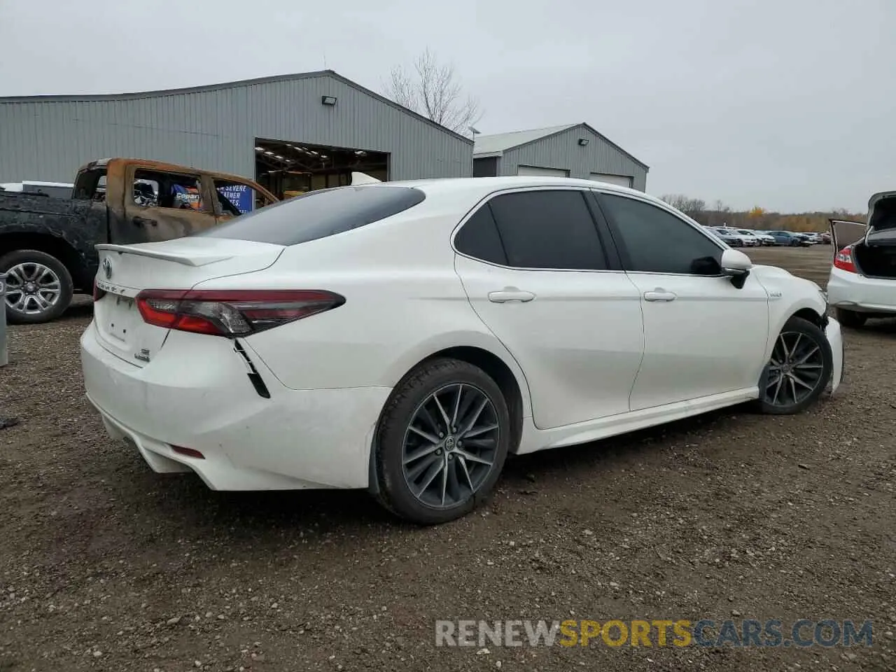 3 Photograph of a damaged car 4T1B21HK3MU015956 TOYOTA CAMRY 2021
