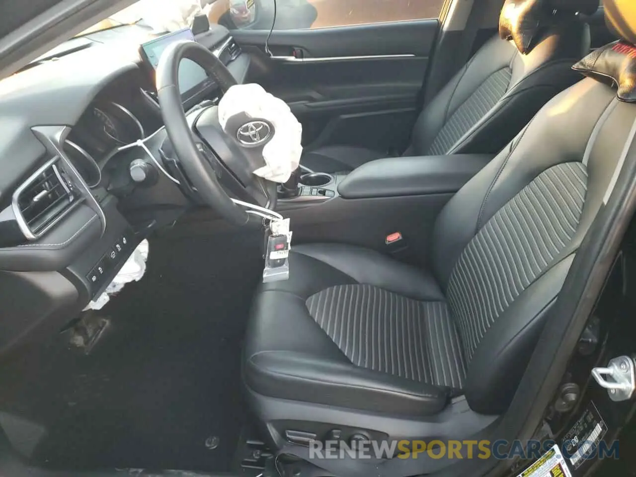 7 Photograph of a damaged car 4T1B21HK4MU016078 TOYOTA CAMRY 2021