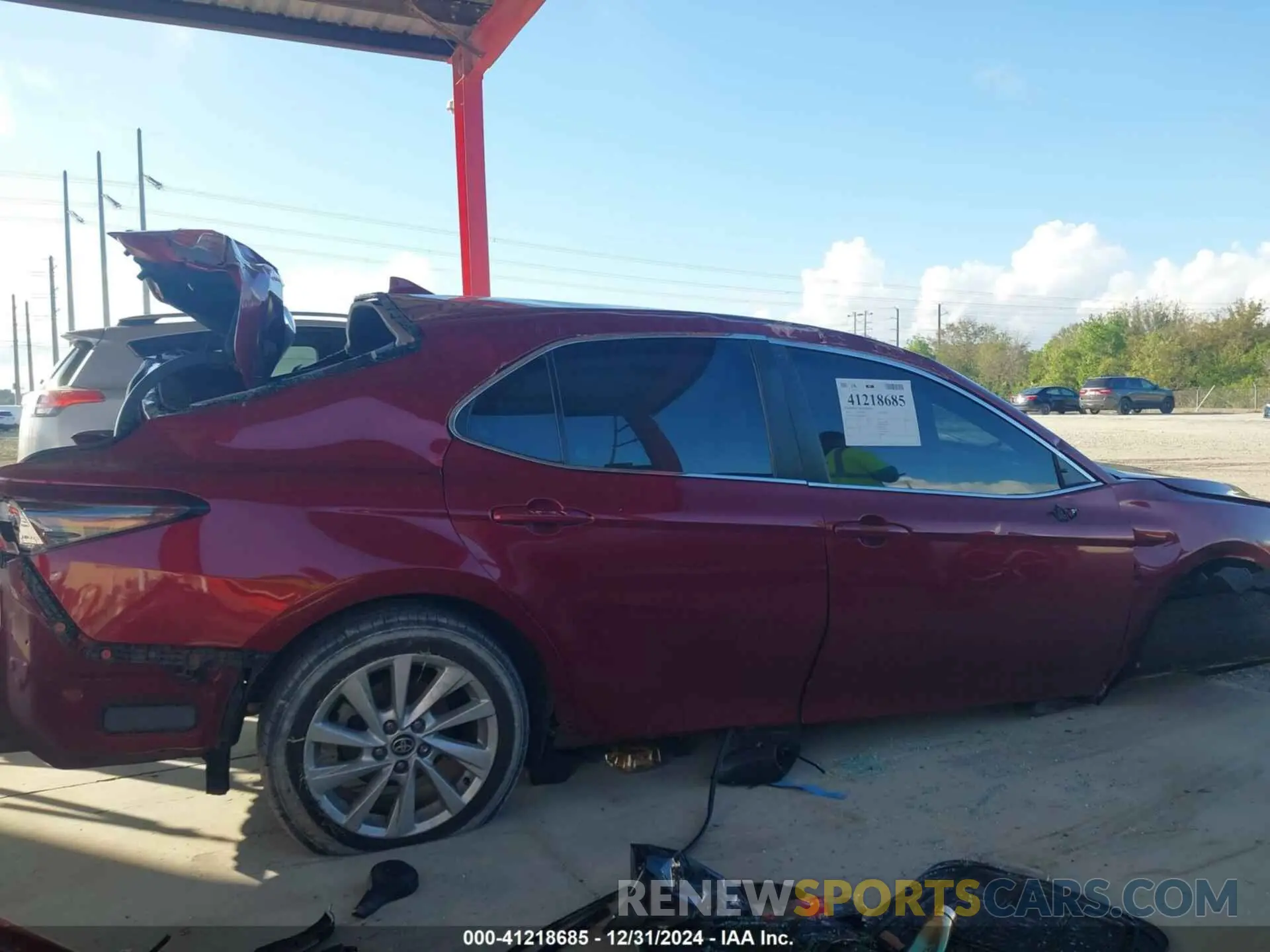 13 Photograph of a damaged car 4T1C11AK0MU466778 TOYOTA CAMRY 2021