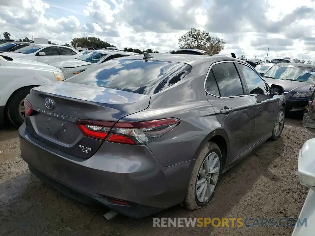 4 Фотография поврежденного автомобиля 4T1C11AK1MU464070 TOYOTA CAMRY 2021