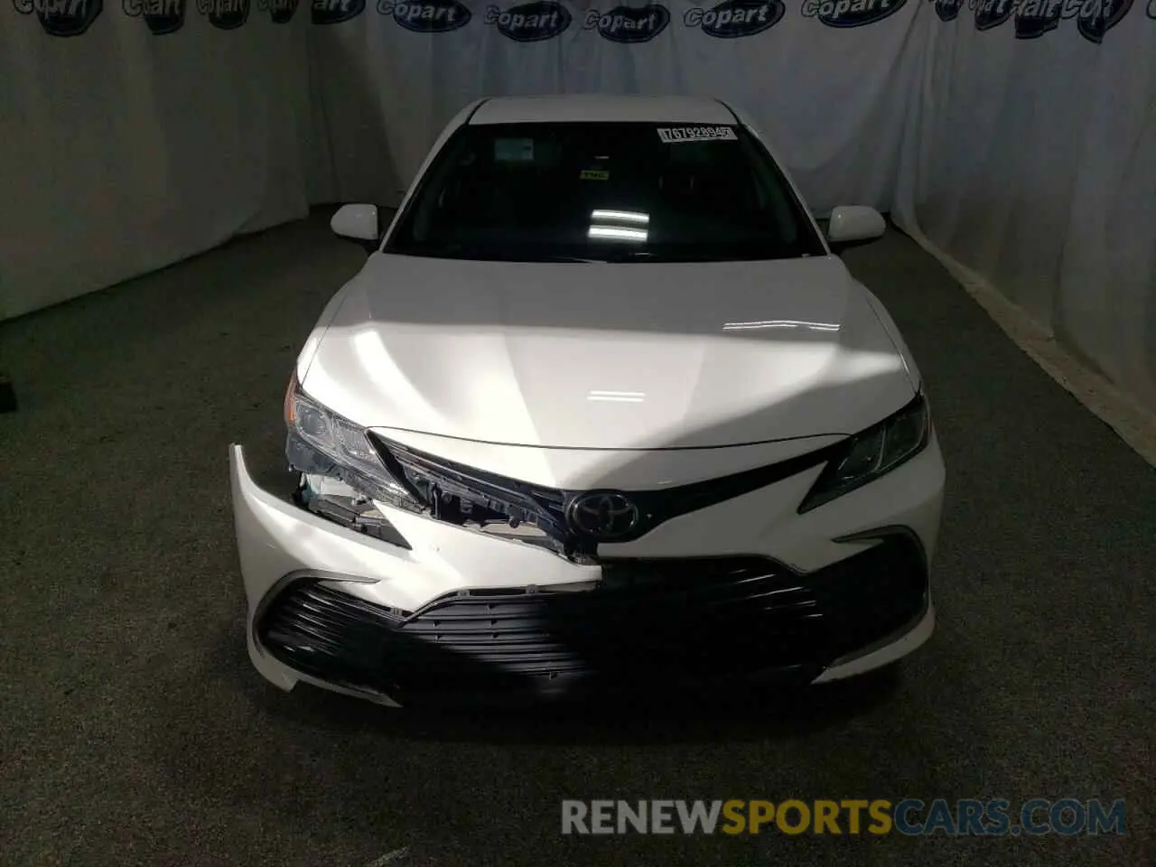 5 Photograph of a damaged car 4T1C11AK1MU558045 TOYOTA CAMRY 2021