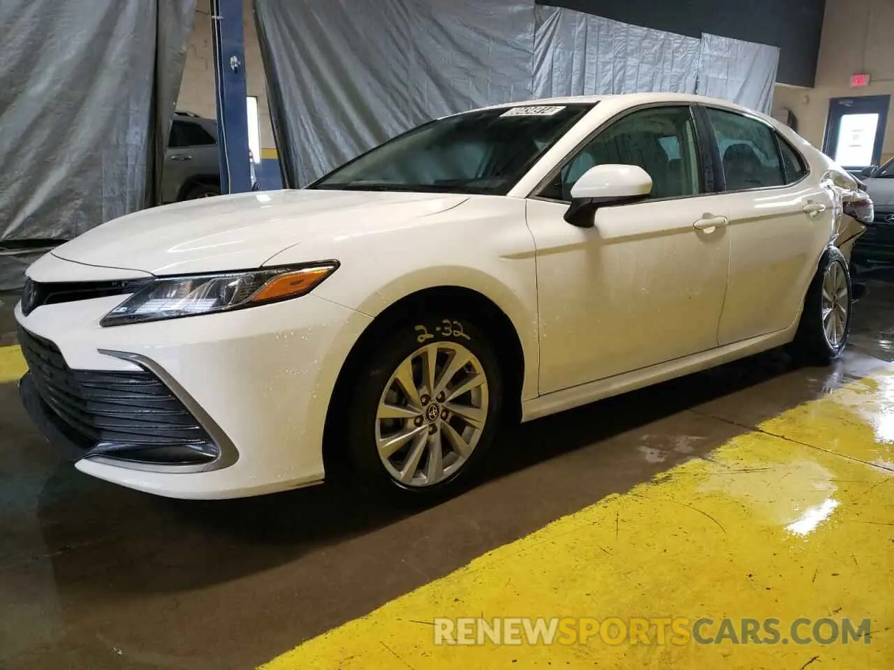 1 Photograph of a damaged car 4T1C11AK1MU588226 TOYOTA CAMRY 2021