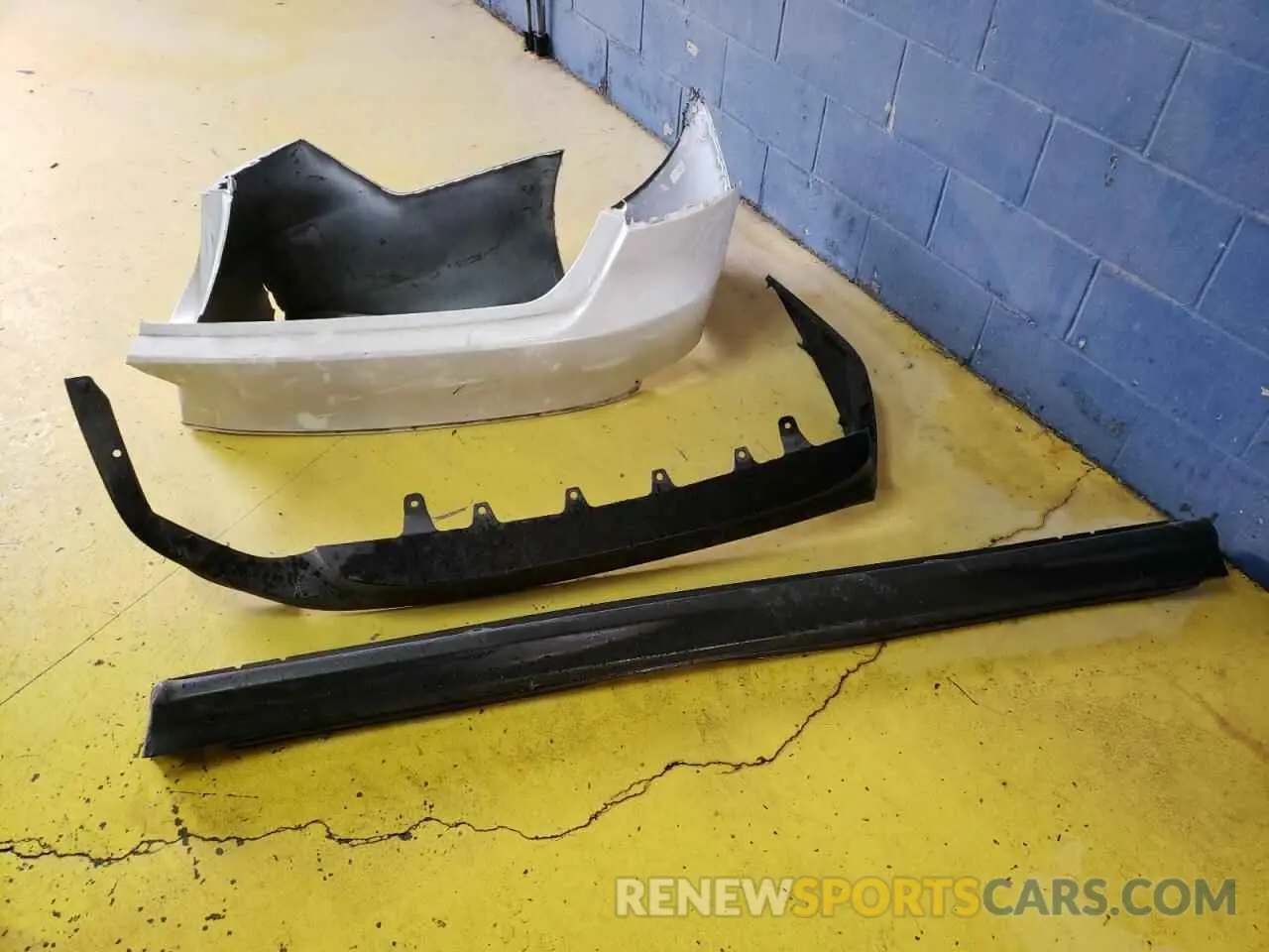 12 Photograph of a damaged car 4T1C11AK1MU588226 TOYOTA CAMRY 2021
