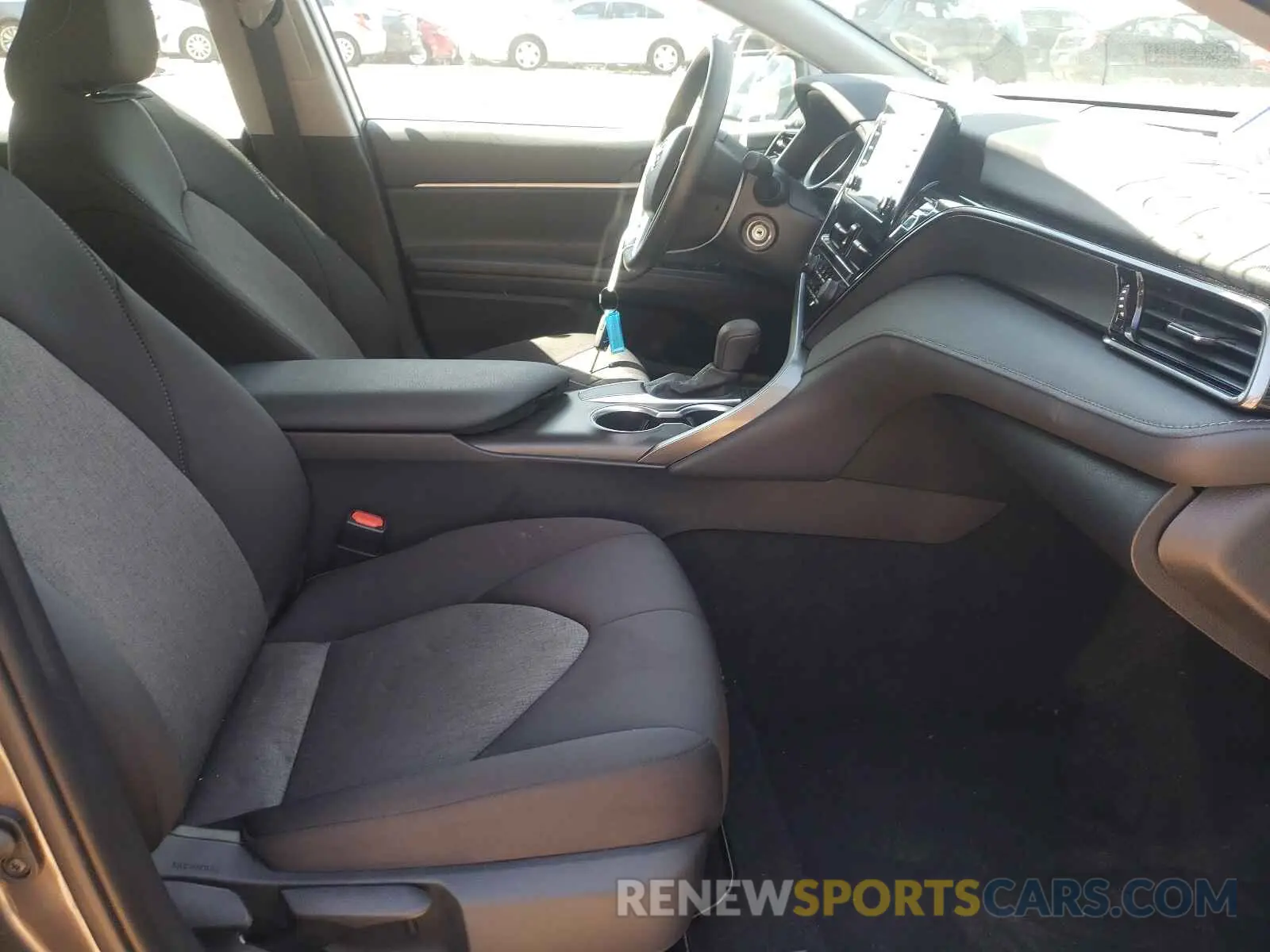 5 Фотография поврежденного автомобиля 4T1C11AK2MU457984 TOYOTA CAMRY 2021