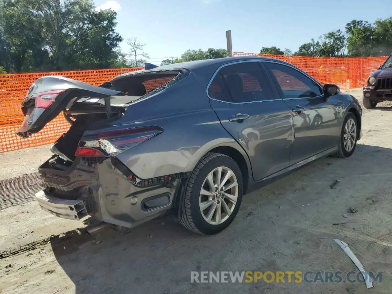 3 Фотография поврежденного автомобиля 4T1C11AK2MU539231 TOYOTA CAMRY 2021
