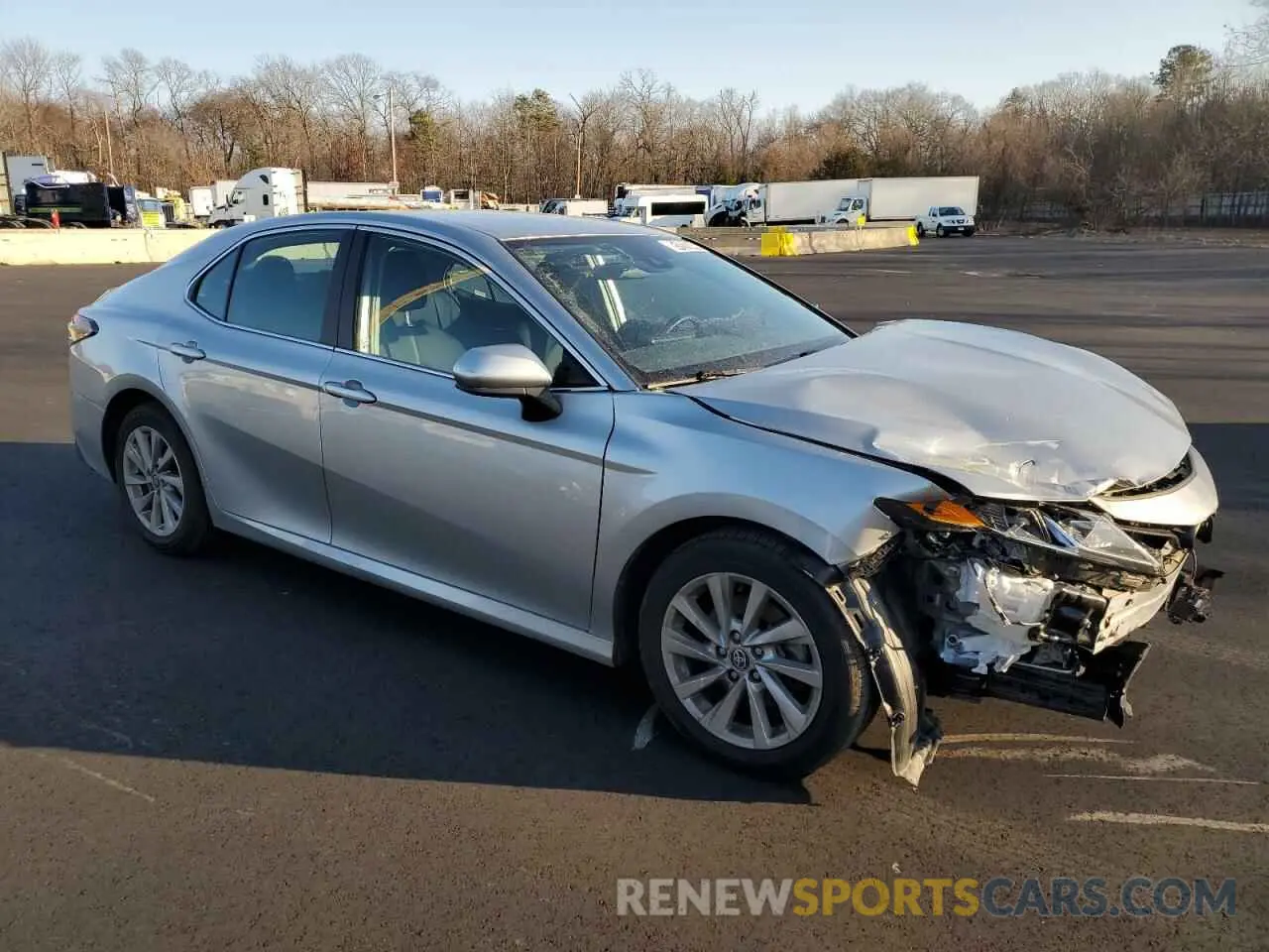 4 Photograph of a damaged car 4T1C11AK2MU574528 TOYOTA CAMRY 2021