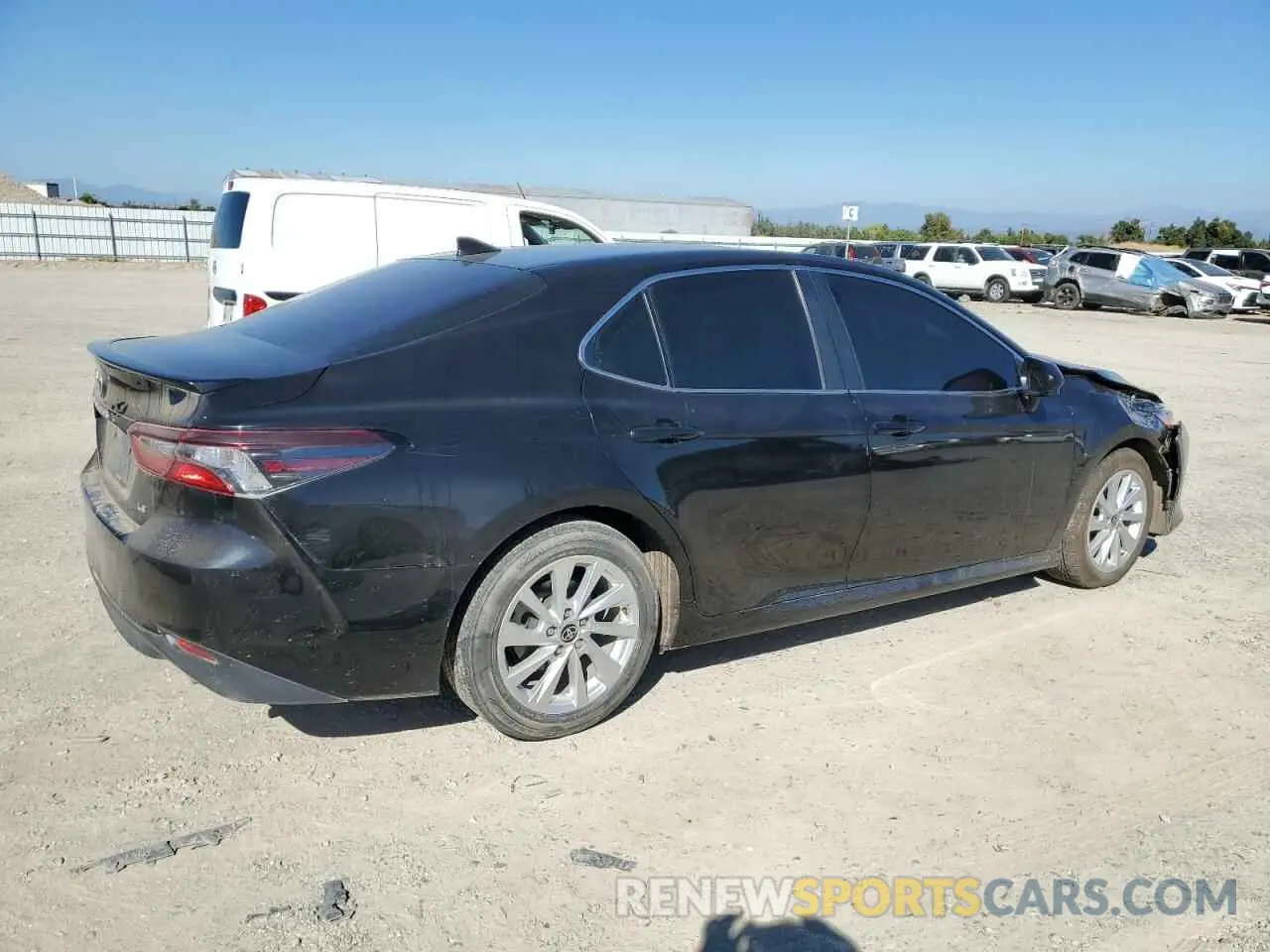 3 Фотография поврежденного автомобиля 4T1C11AK3MU438229 TOYOTA CAMRY 2021
