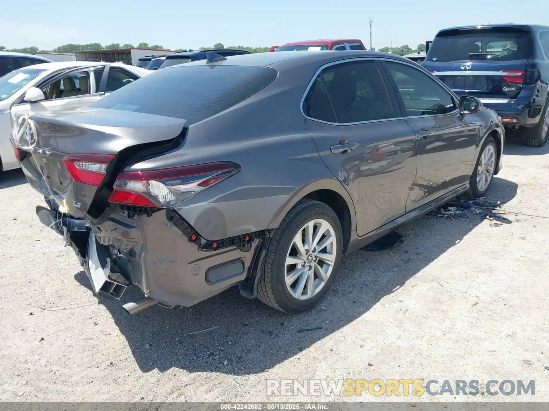 4 Фотография поврежденного автомобиля 4T1C11AK3MU526276 TOYOTA CAMRY 2021