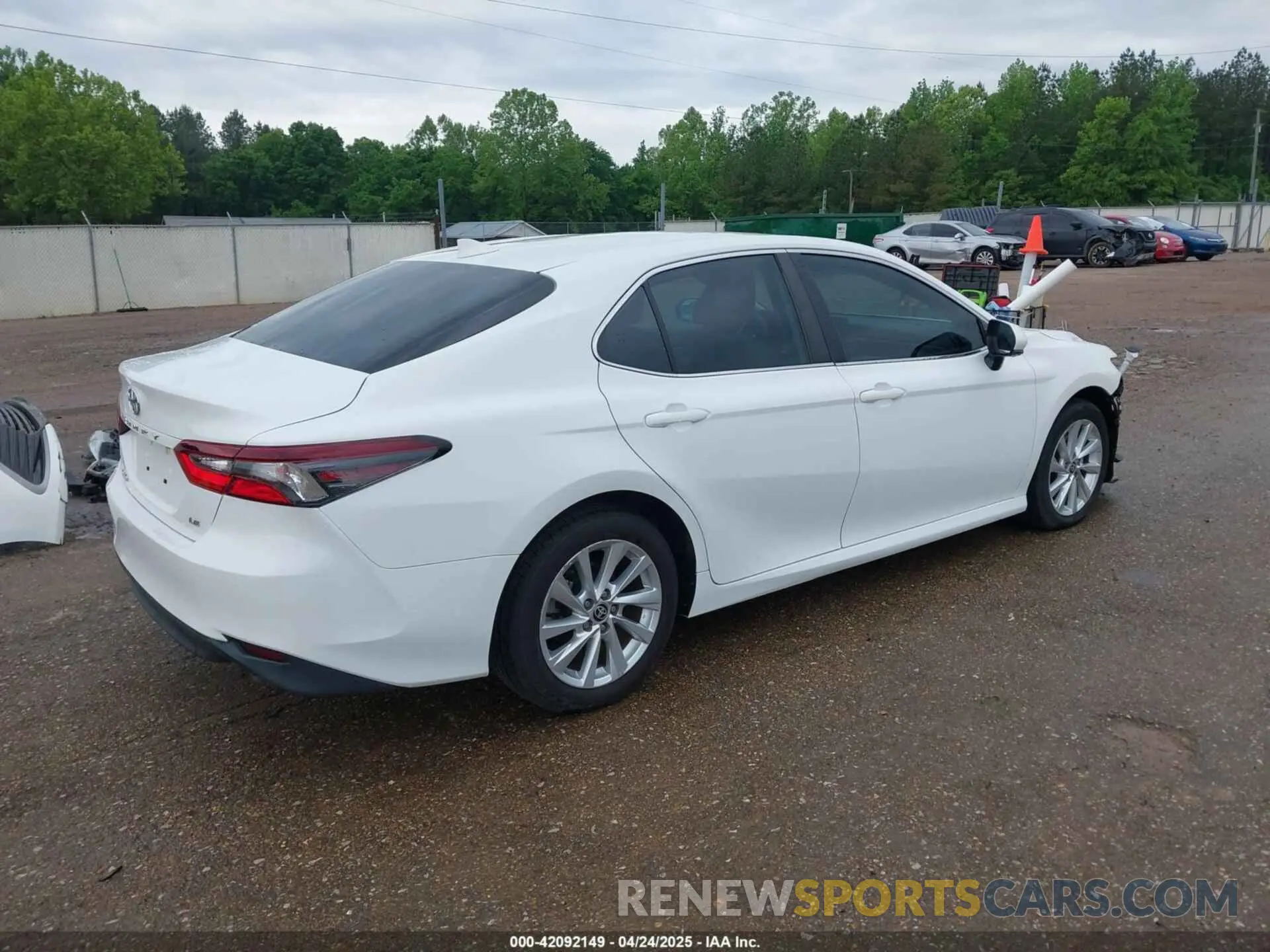 4 Photograph of a damaged car 4T1C11AK3MU545250 TOYOTA CAMRY 2021