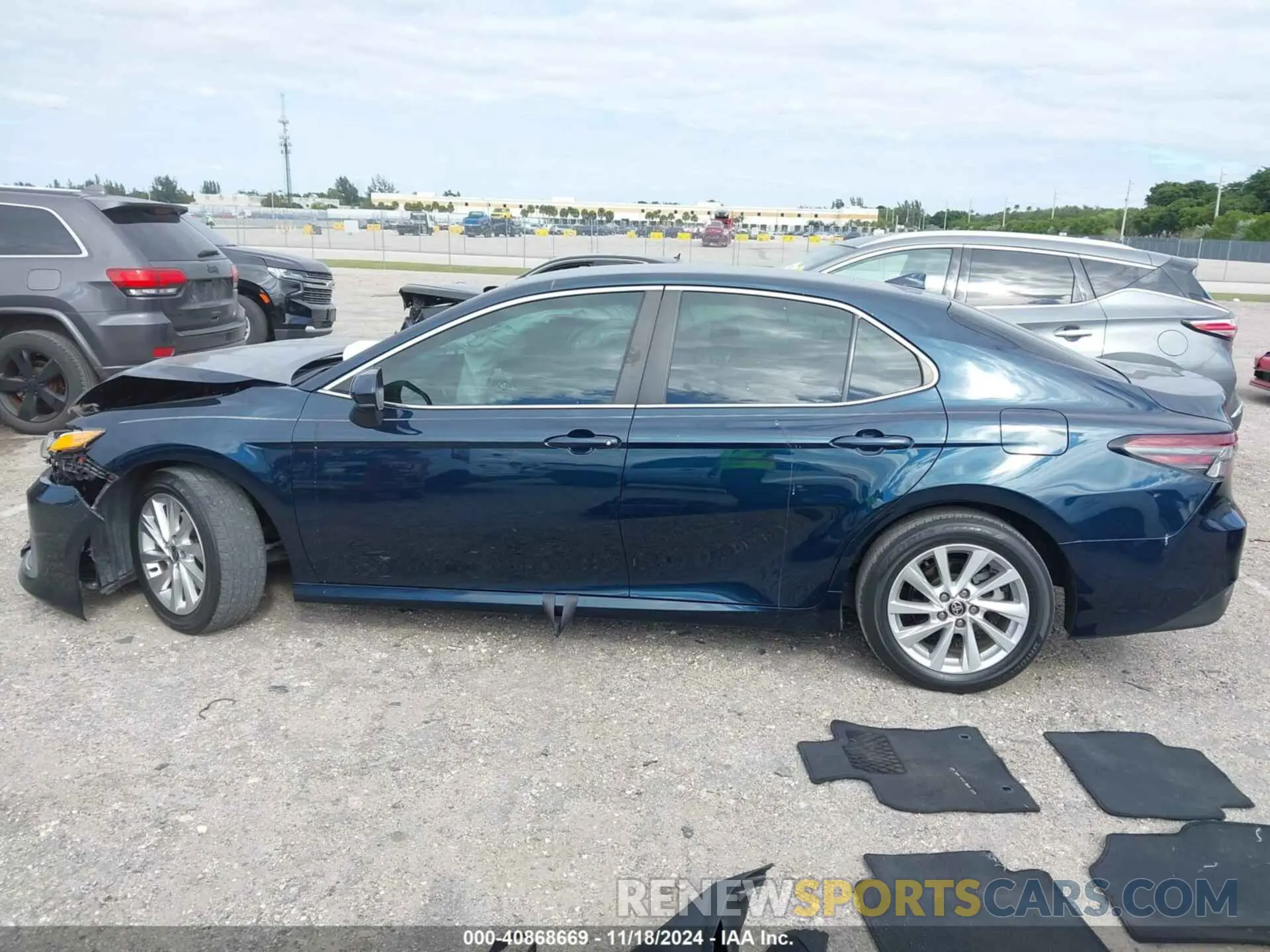 14 Photograph of a damaged car 4T1C11AK3MU553753 TOYOTA CAMRY 2021