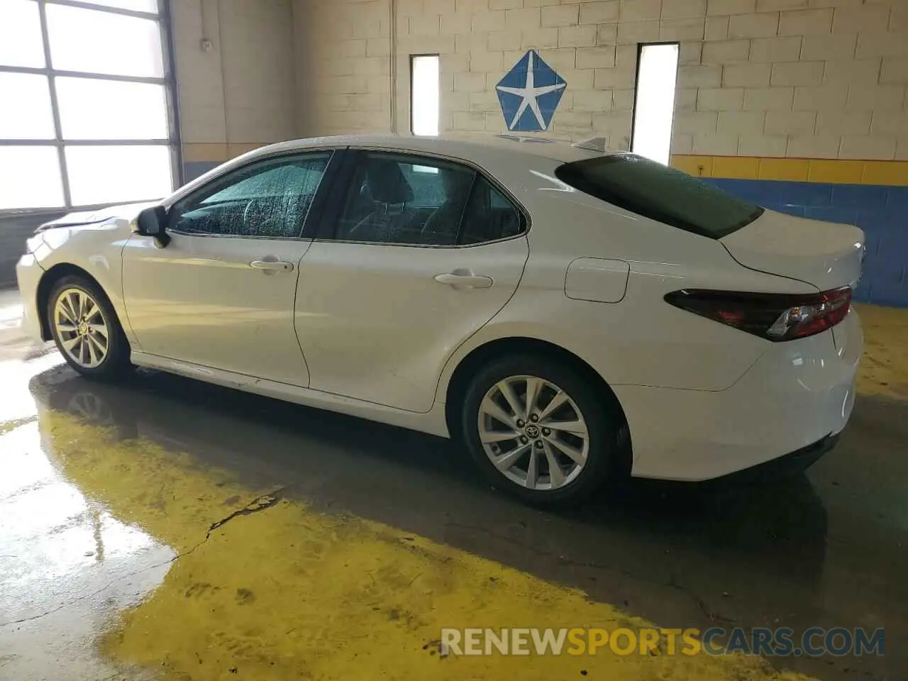 2 Фотография поврежденного автомобиля 4T1C11AK3MU571802 TOYOTA CAMRY 2021