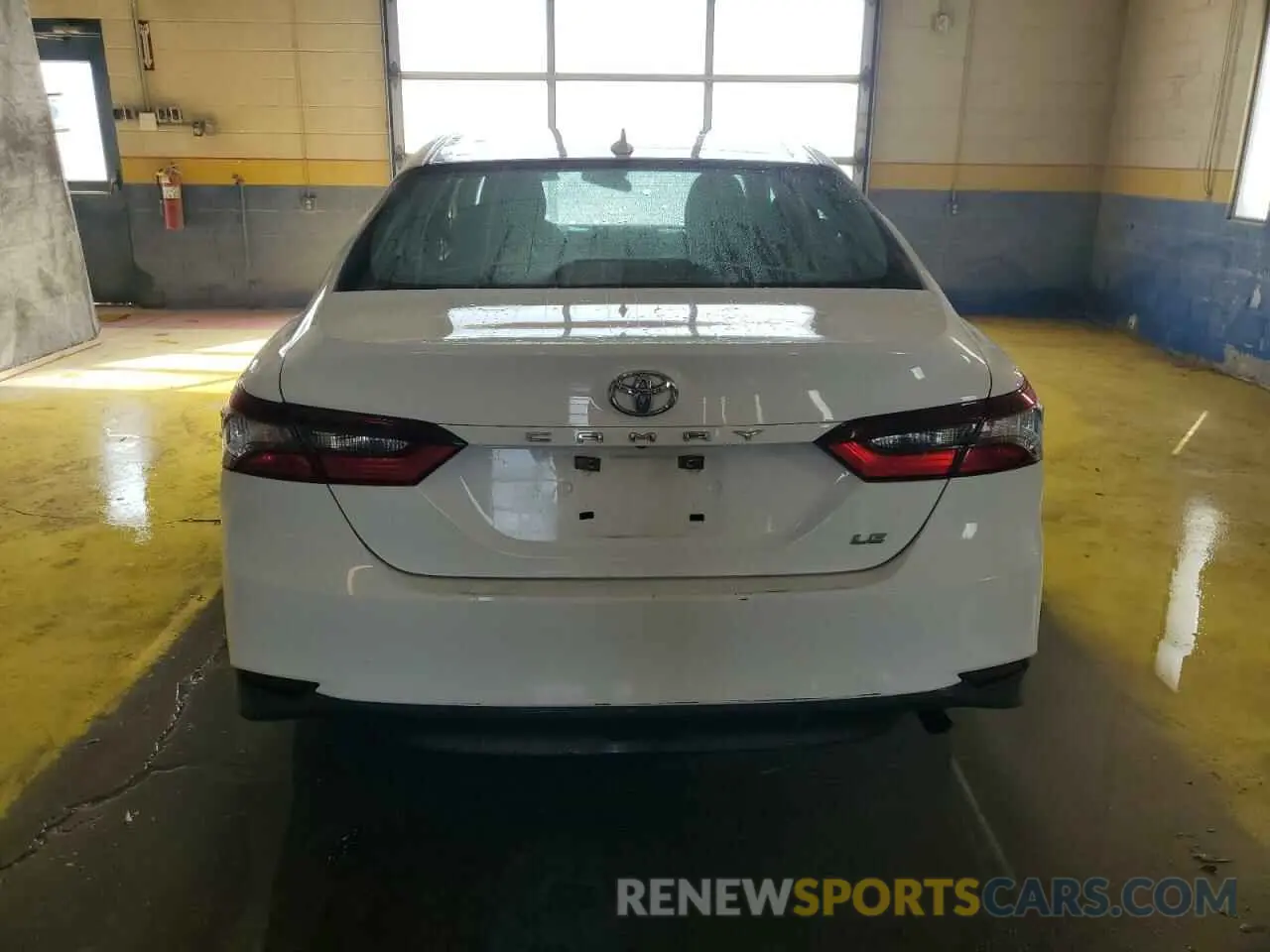 6 Фотография поврежденного автомобиля 4T1C11AK3MU571802 TOYOTA CAMRY 2021