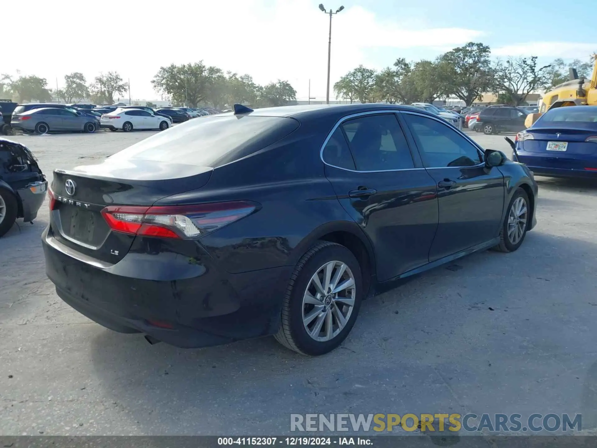 4 Photograph of a damaged car 4T1C11AK4MU446677 TOYOTA CAMRY 2021