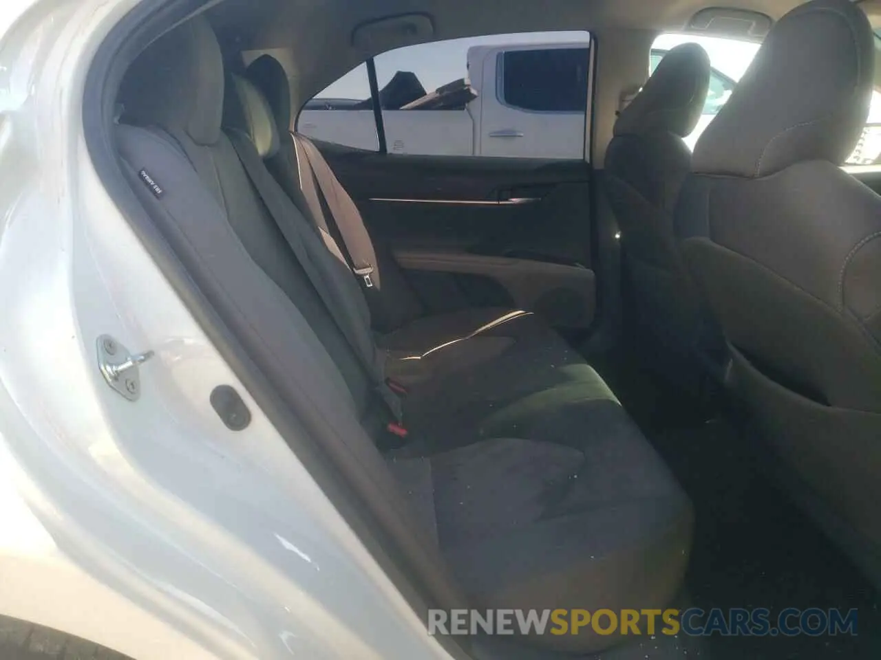 10 Photograph of a damaged car 4T1C11AK4MU463561 TOYOTA CAMRY 2021