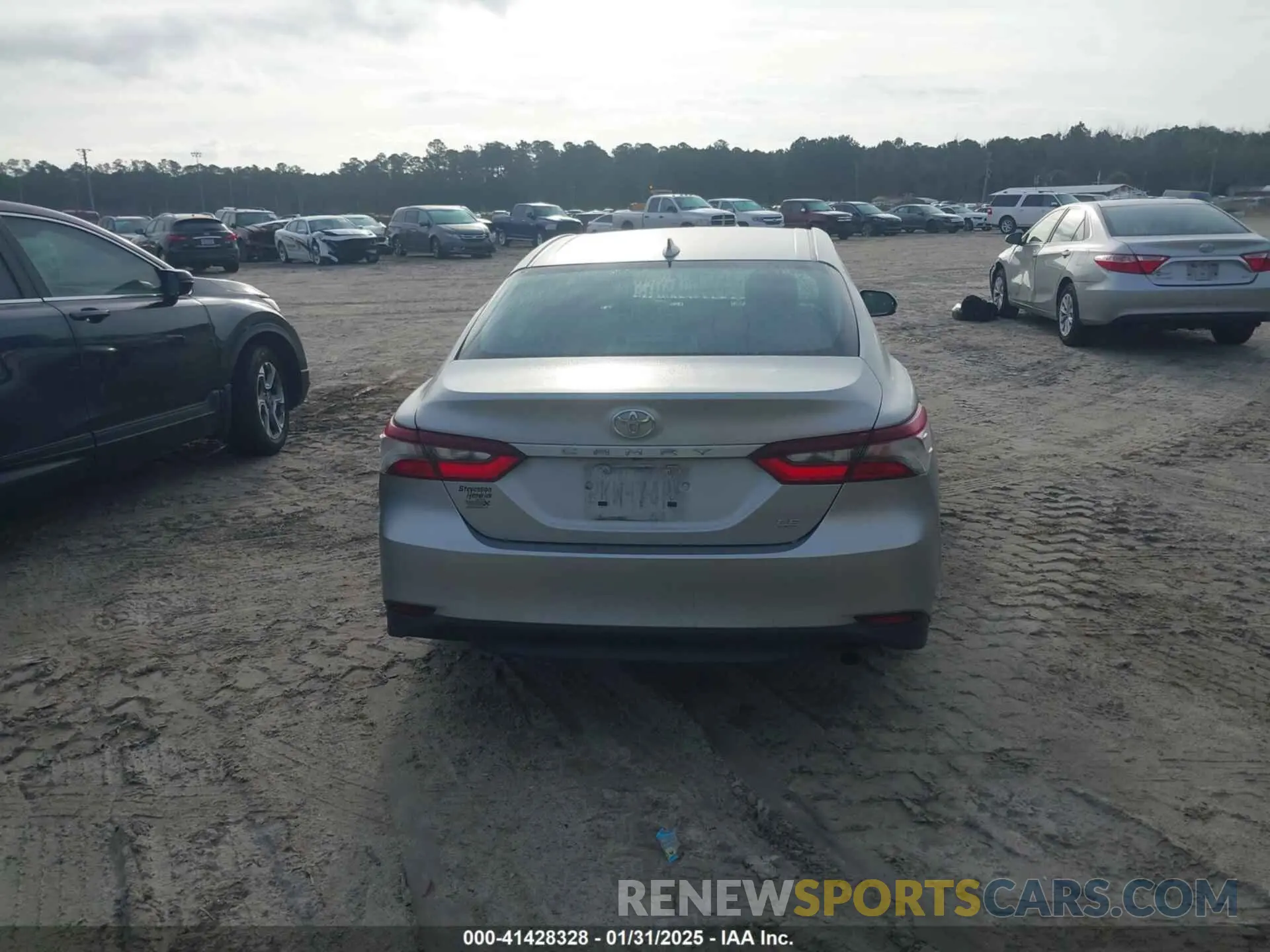 17 Photograph of a damaged car 4T1C11AK4MU479226 TOYOTA CAMRY 2021