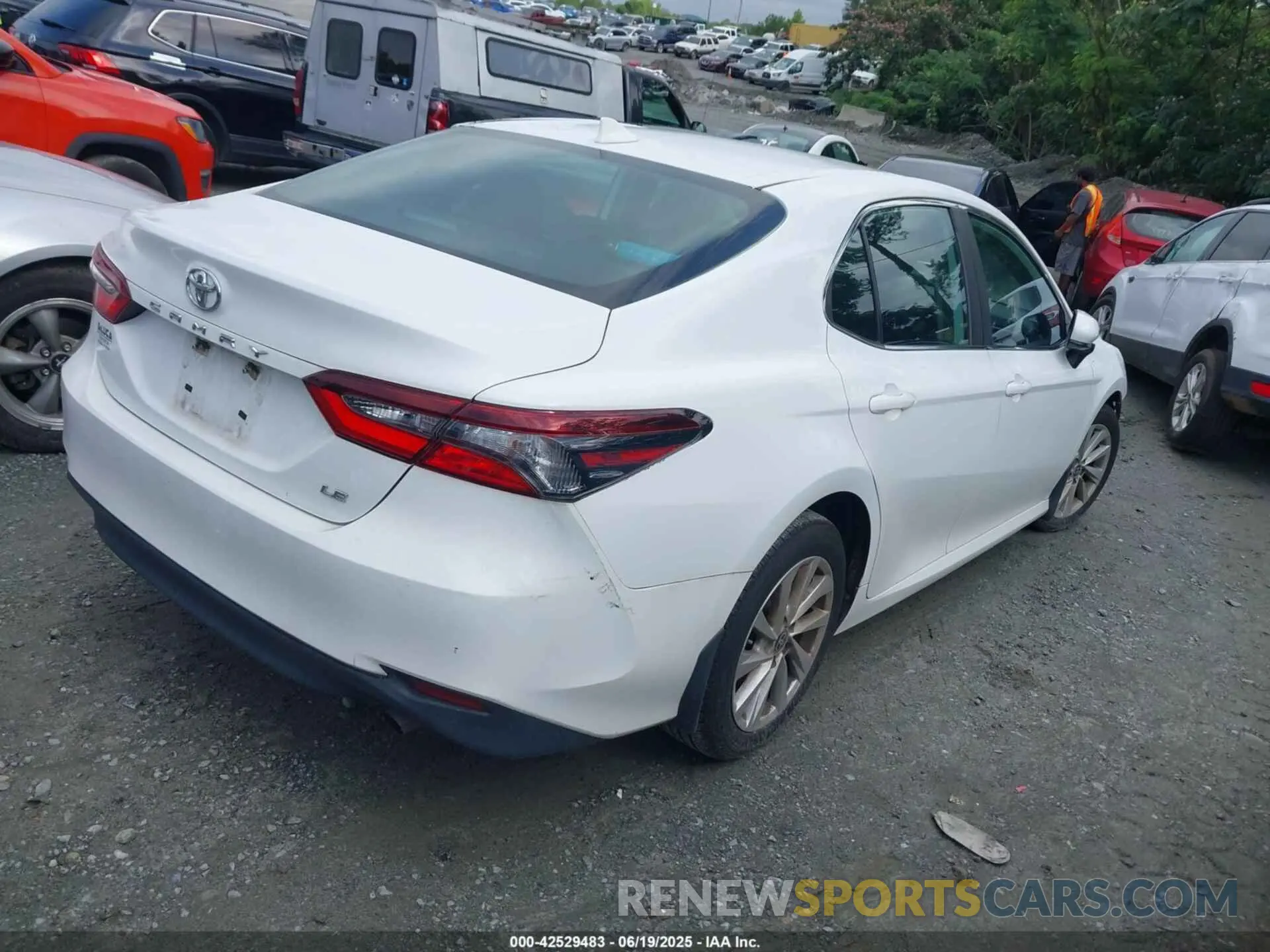 4 Photograph of a damaged car 4T1C11AK4MU516713 TOYOTA CAMRY 2021