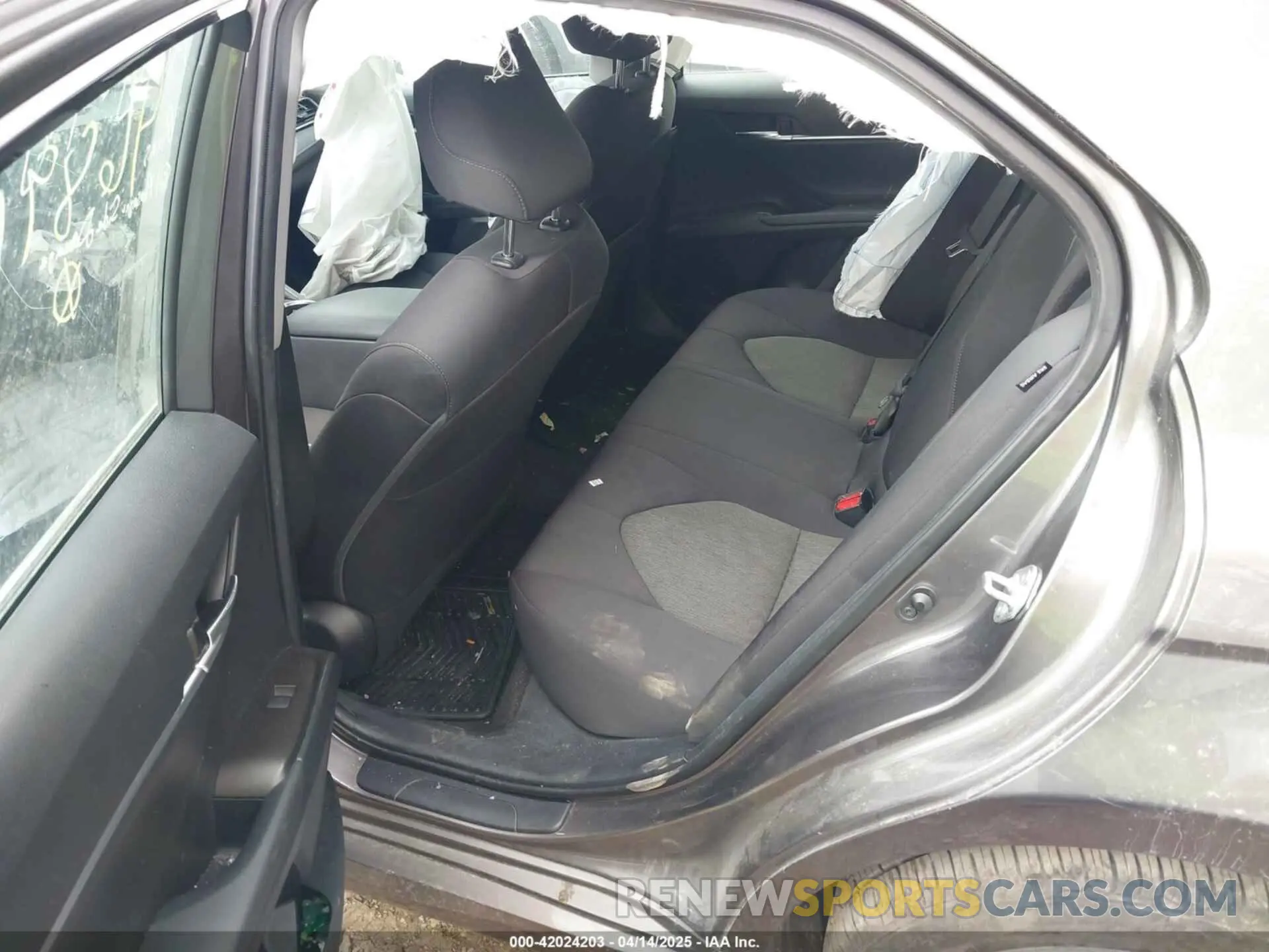 8 Photograph of a damaged car 4T1C11AK5MU468915 TOYOTA CAMRY 2021