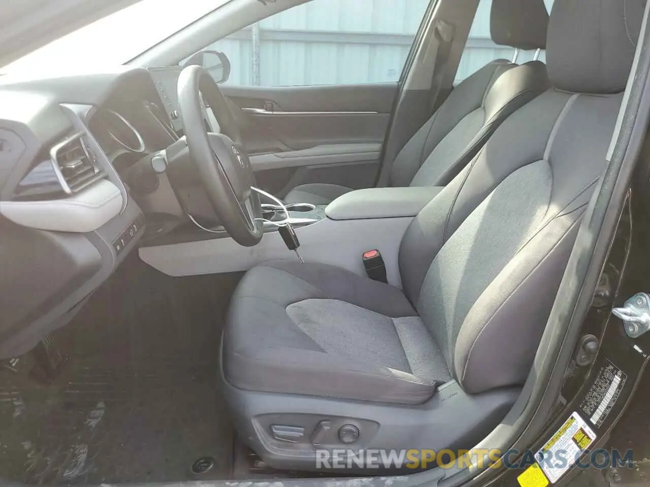 7 Фотография поврежденного автомобиля 4T1C11AK5MU529583 TOYOTA CAMRY 2021