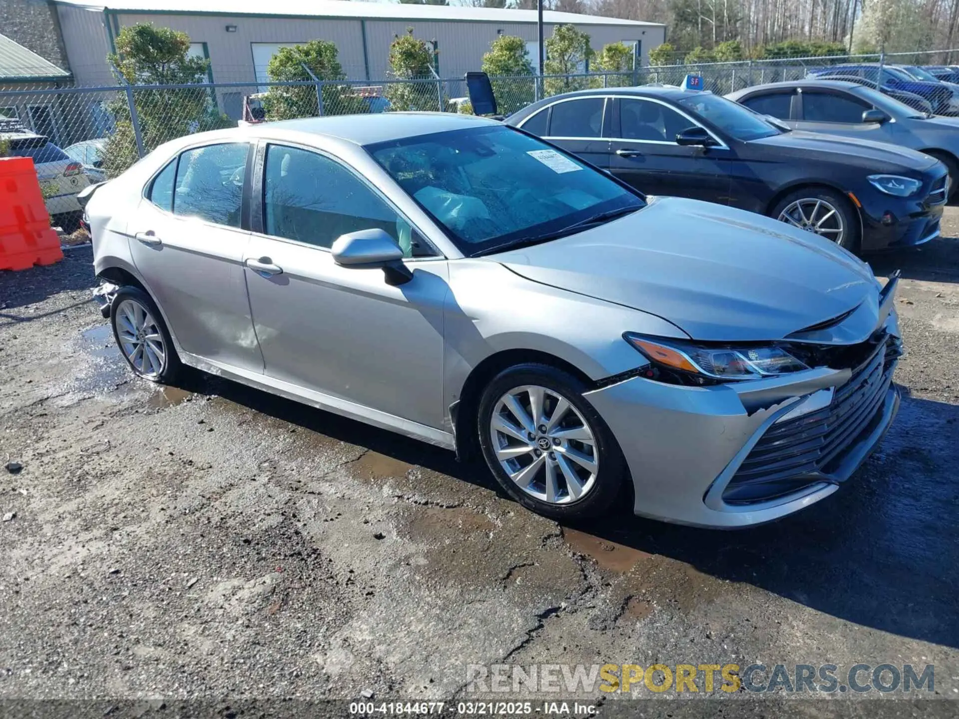 1 Photograph of a damaged car 4T1C11AK6MU420159 TOYOTA CAMRY 2021