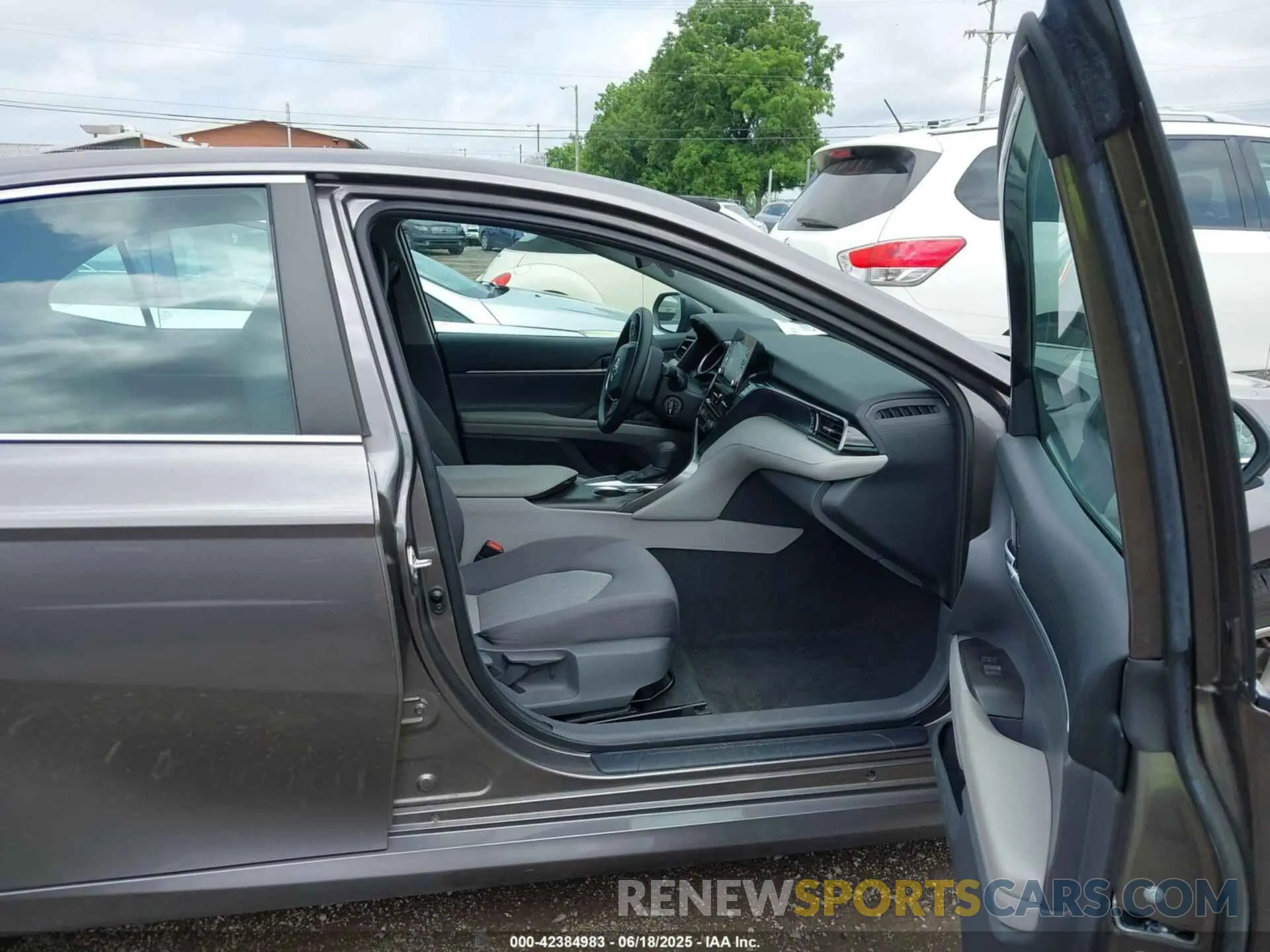 5 Photograph of a damaged car 4T1C11AK6MU420419 TOYOTA CAMRY 2021
