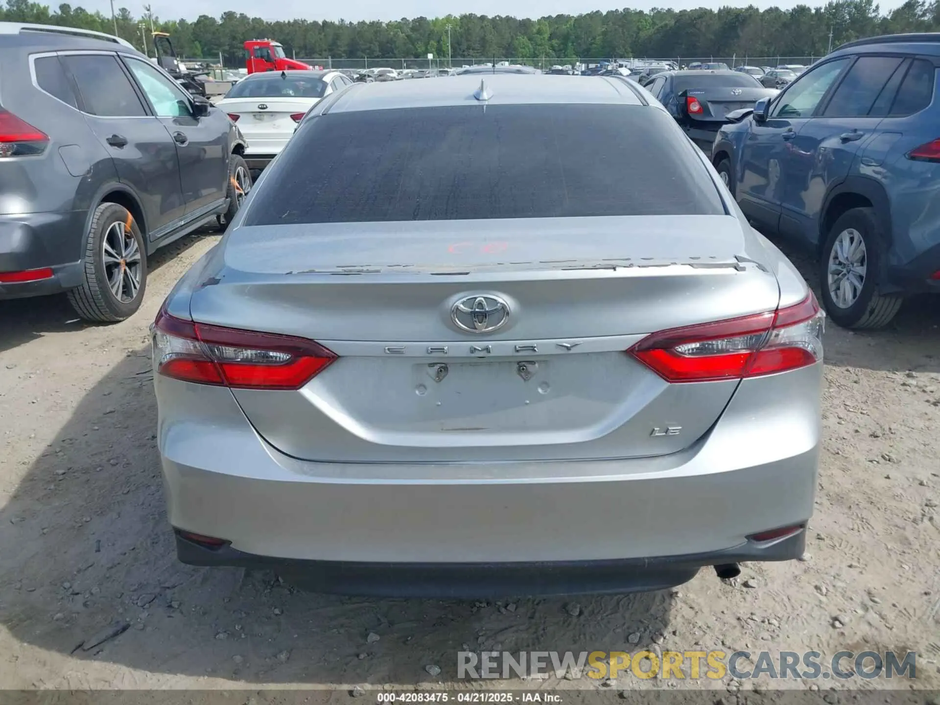 16 Photograph of a damaged car 4T1C11AK6MU443408 TOYOTA CAMRY 2021