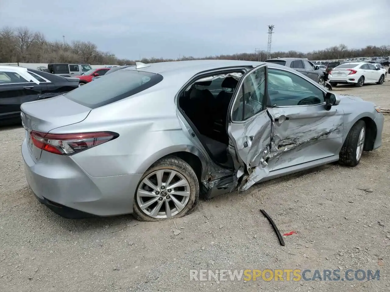 3 Photograph of a damaged car 4T1C11AK6MU562687 TOYOTA CAMRY 2021