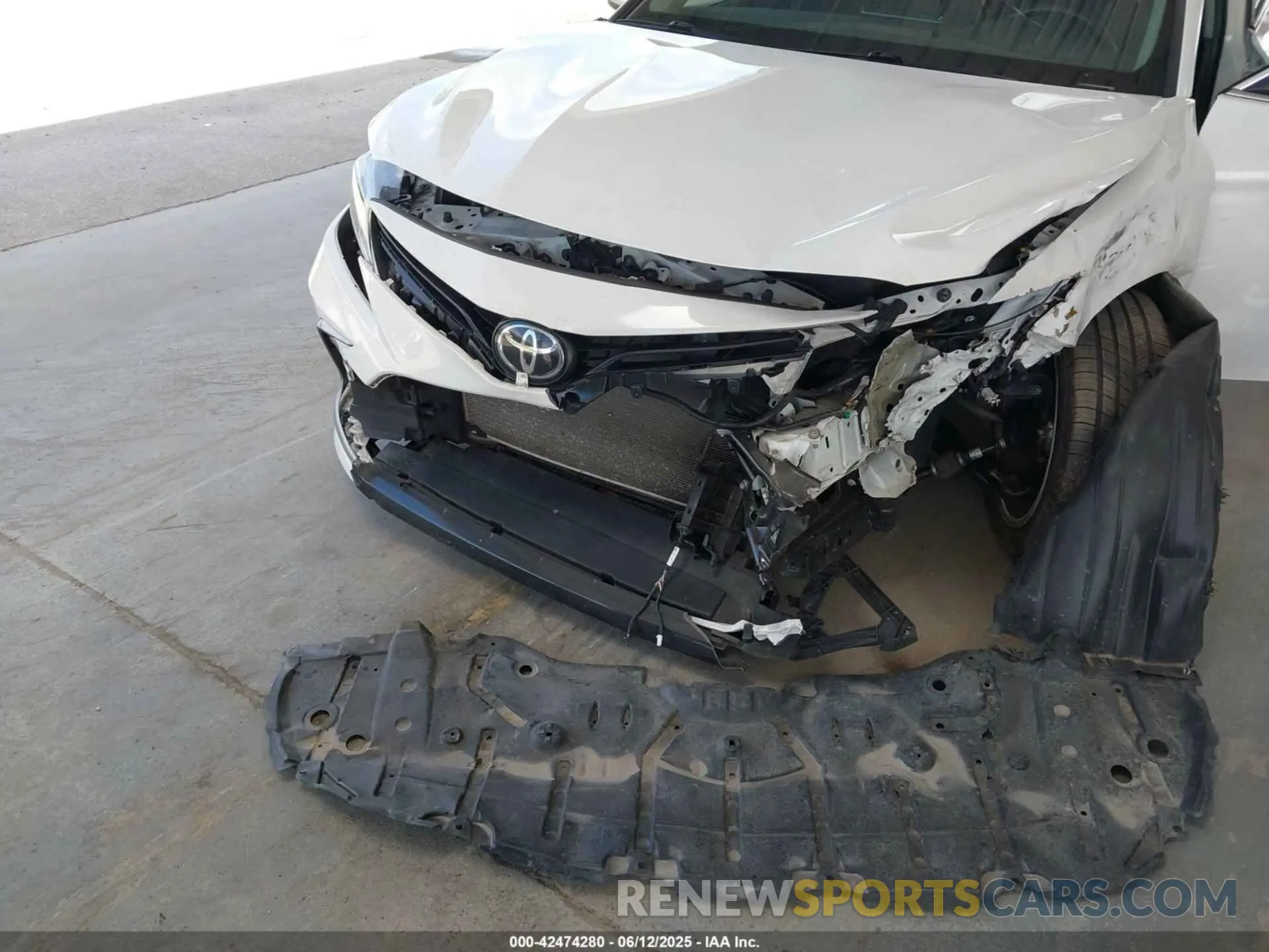 17 Photograph of a damaged car 4T1C11AK6MU580090 TOYOTA CAMRY 2021