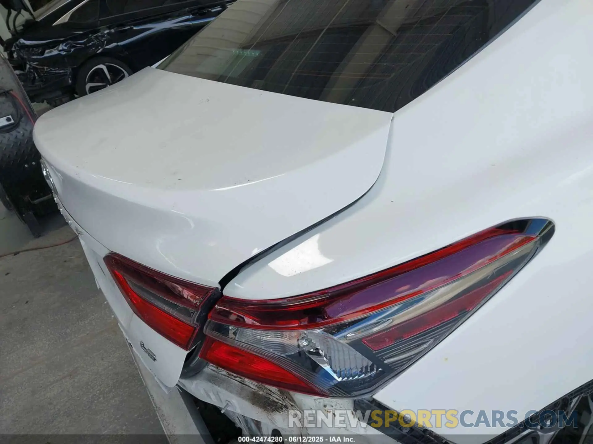 21 Photograph of a damaged car 4T1C11AK6MU580090 TOYOTA CAMRY 2021