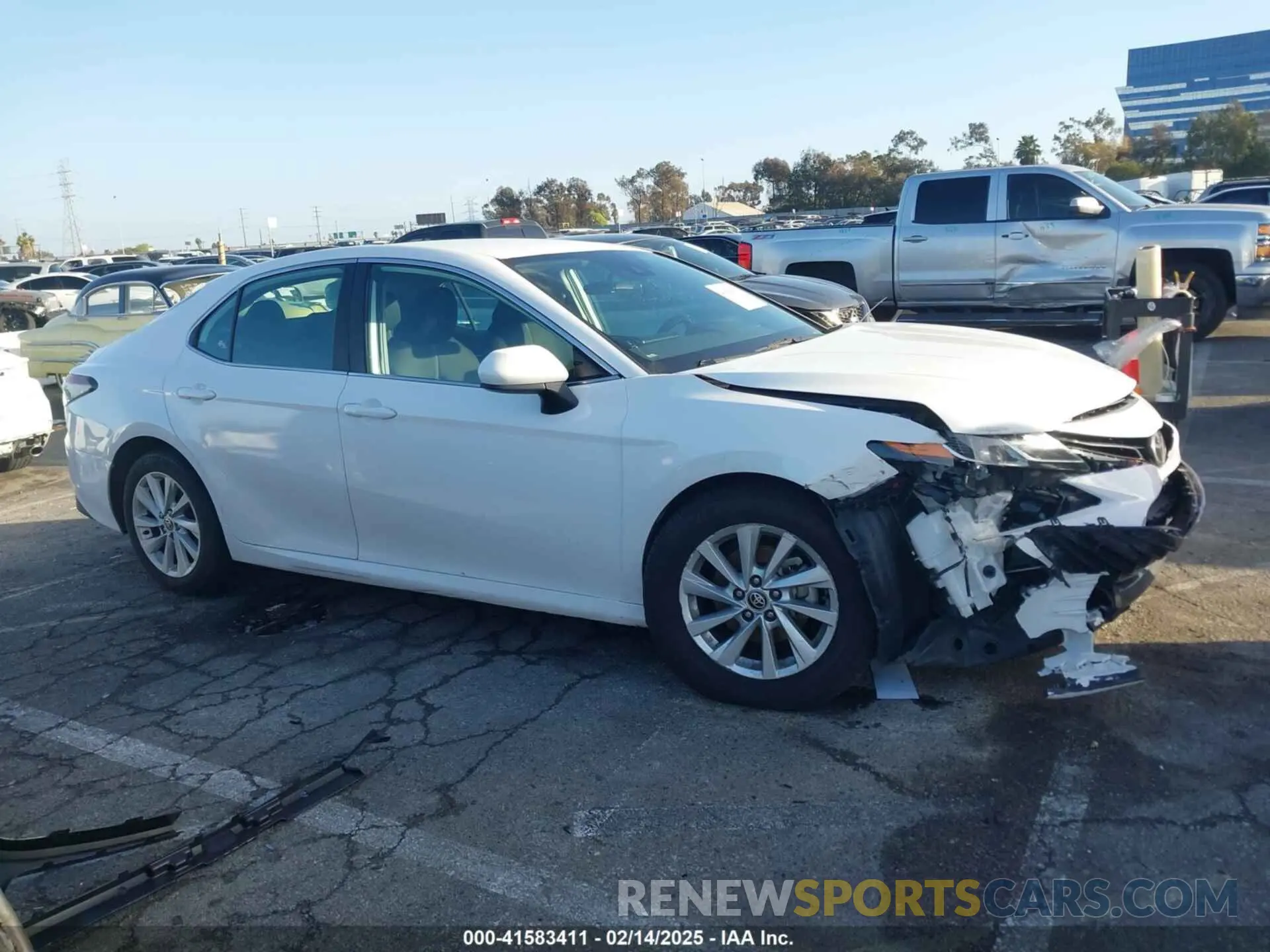 13 Photograph of a damaged car 4T1C11AK6MU589470 TOYOTA CAMRY 2021
