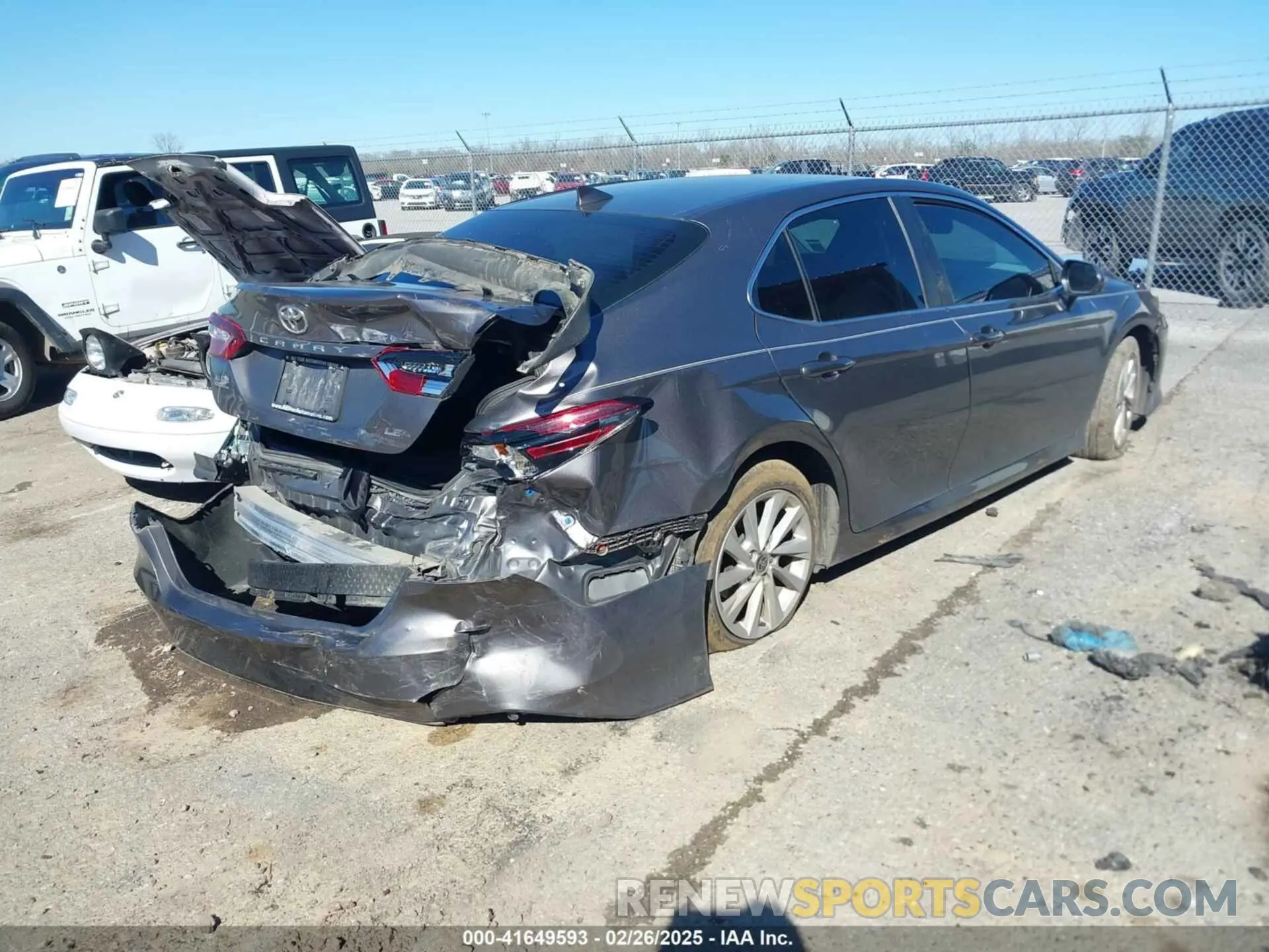 4 Фотография поврежденного автомобиля 4T1C11AK6MU600323 TOYOTA CAMRY 2021