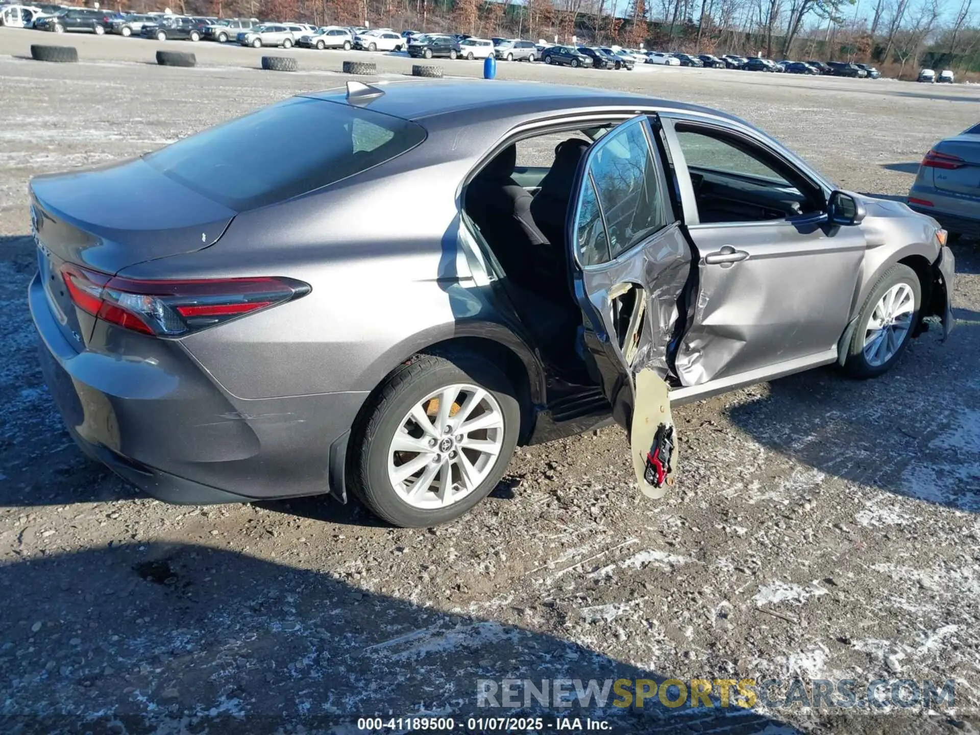 4 Фотография поврежденного автомобиля 4T1C11AK6MU616117 TOYOTA CAMRY 2021