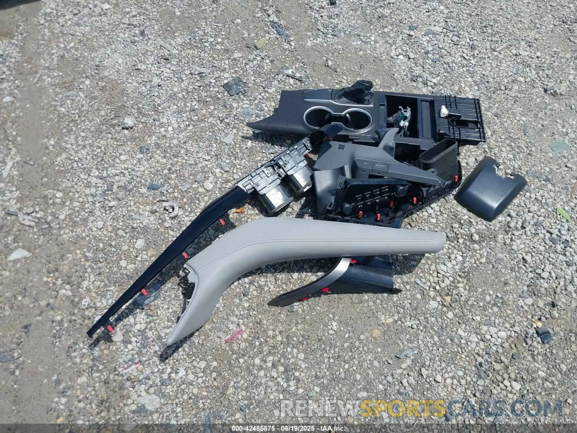 12 Photograph of a damaged car 4T1C11AK7MU458144 TOYOTA CAMRY 2021