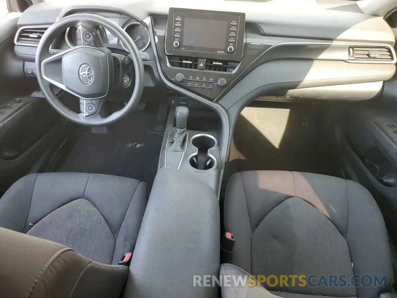 8 Фотография поврежденного автомобиля 4T1C11AK7MU587467 TOYOTA CAMRY 2021