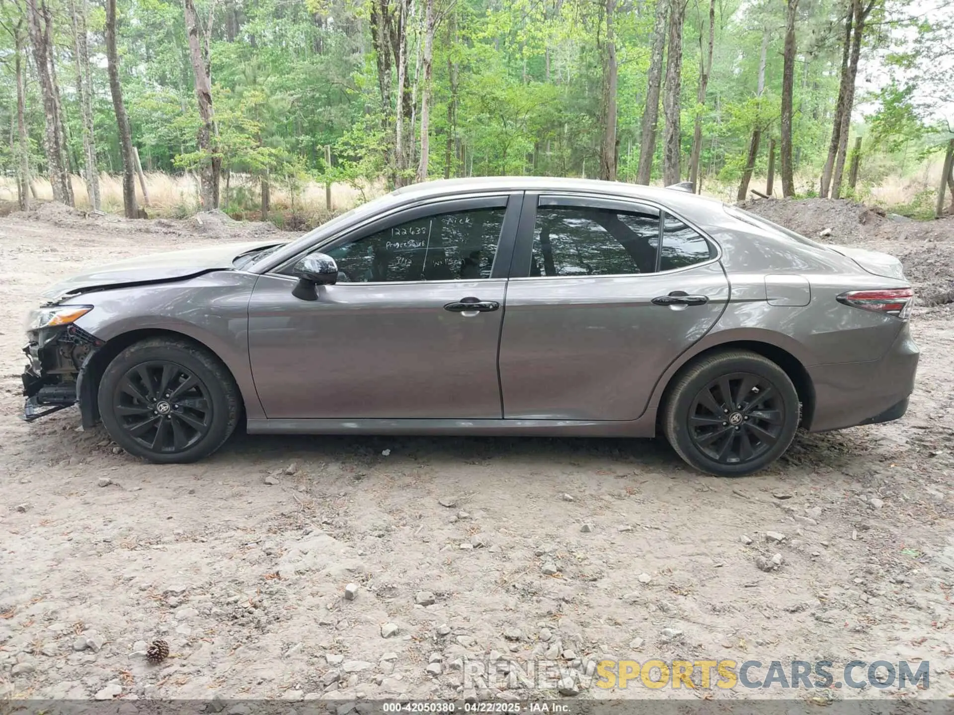 14 Photograph of a damaged car 4T1C11AK7MU616529 TOYOTA CAMRY 2021