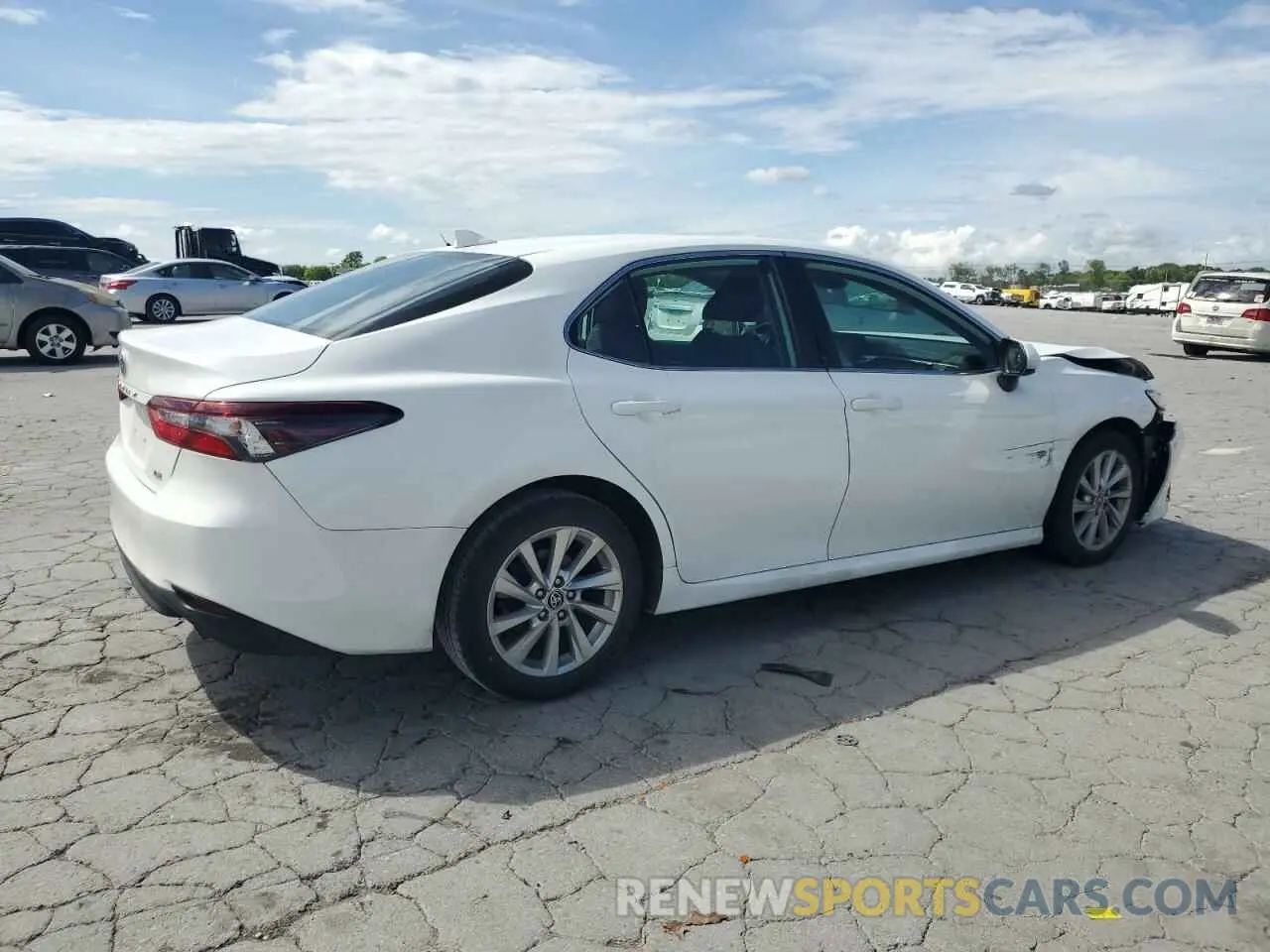 3 Photograph of a damaged car 4T1C11AK8MU440137 TOYOTA CAMRY 2021