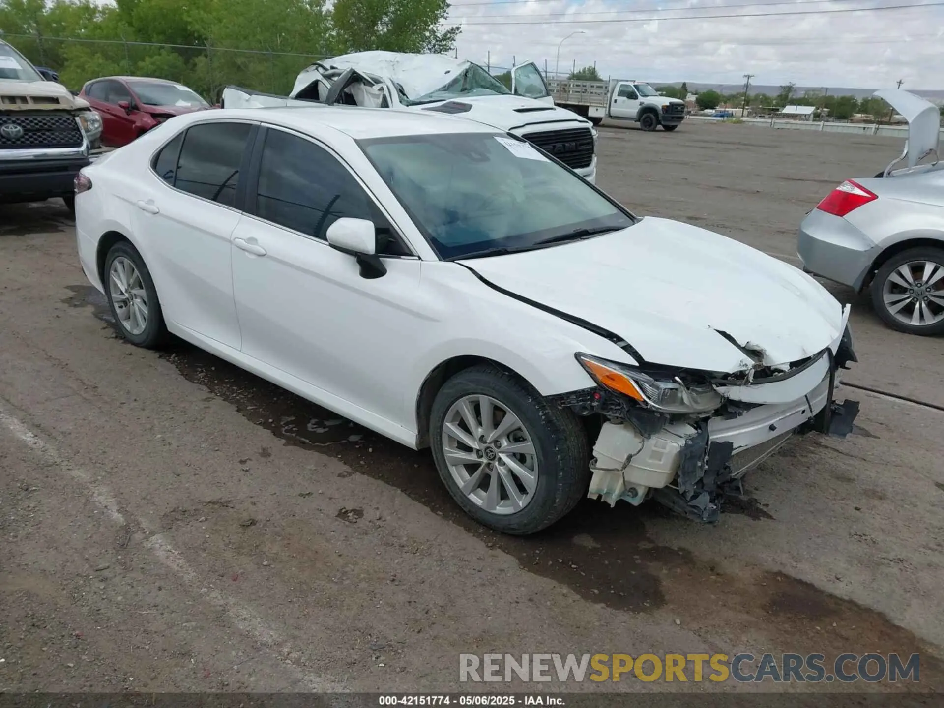 1 Photograph of a damaged car 4T1C11AK8MU533904 TOYOTA CAMRY 2021