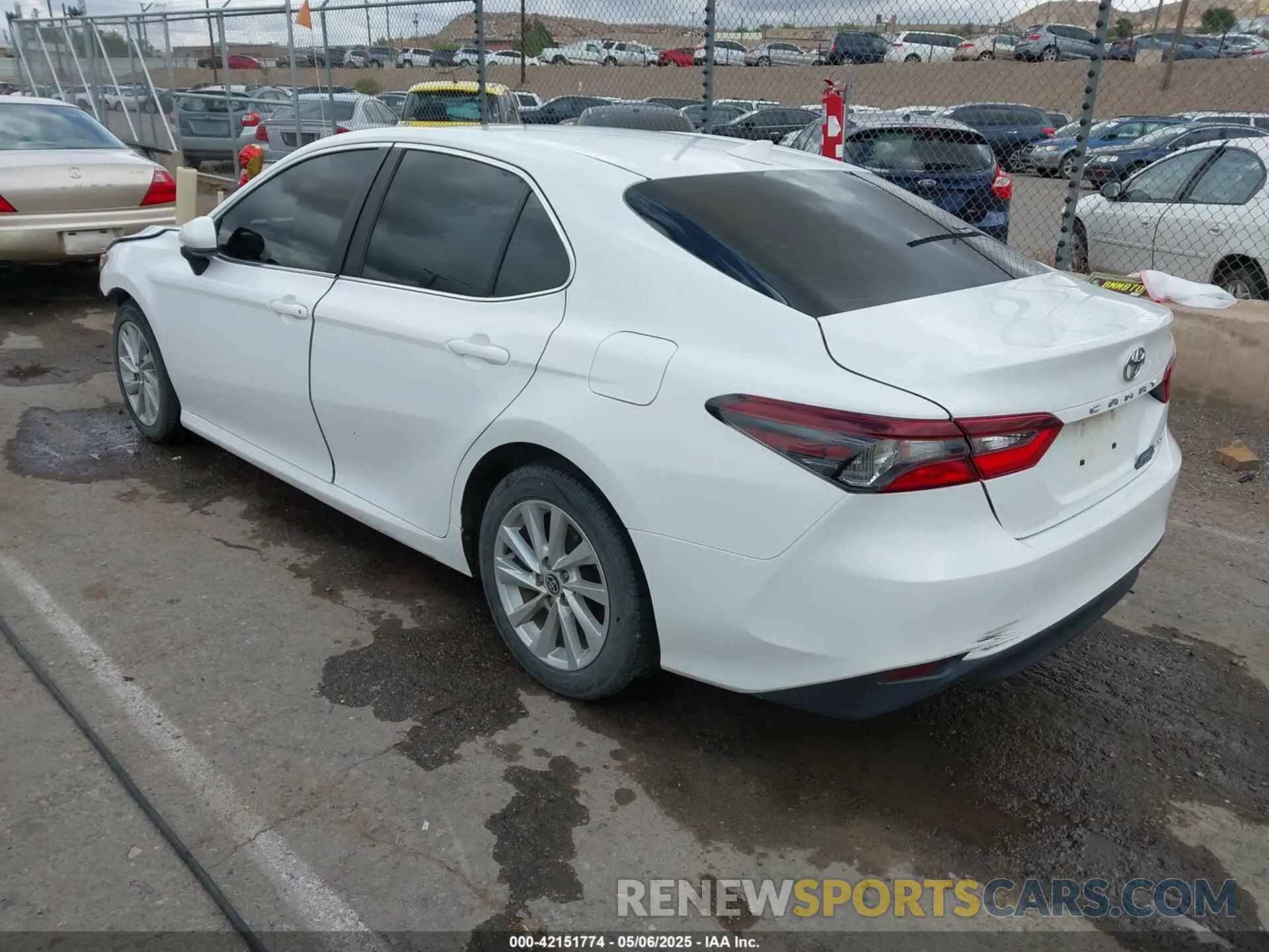 3 Photograph of a damaged car 4T1C11AK8MU533904 TOYOTA CAMRY 2021