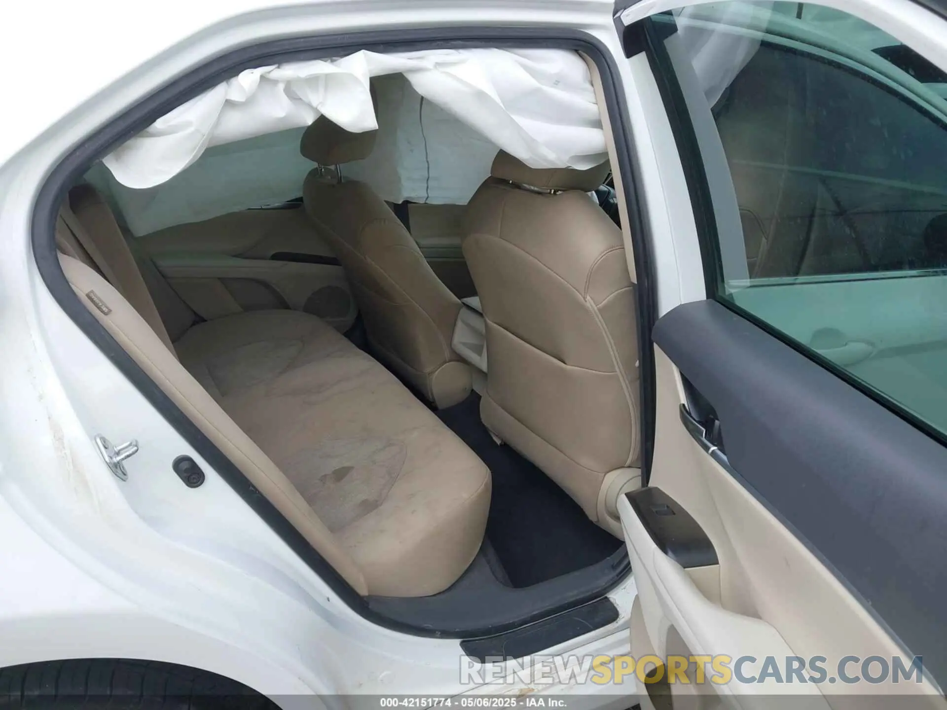 8 Photograph of a damaged car 4T1C11AK8MU533904 TOYOTA CAMRY 2021