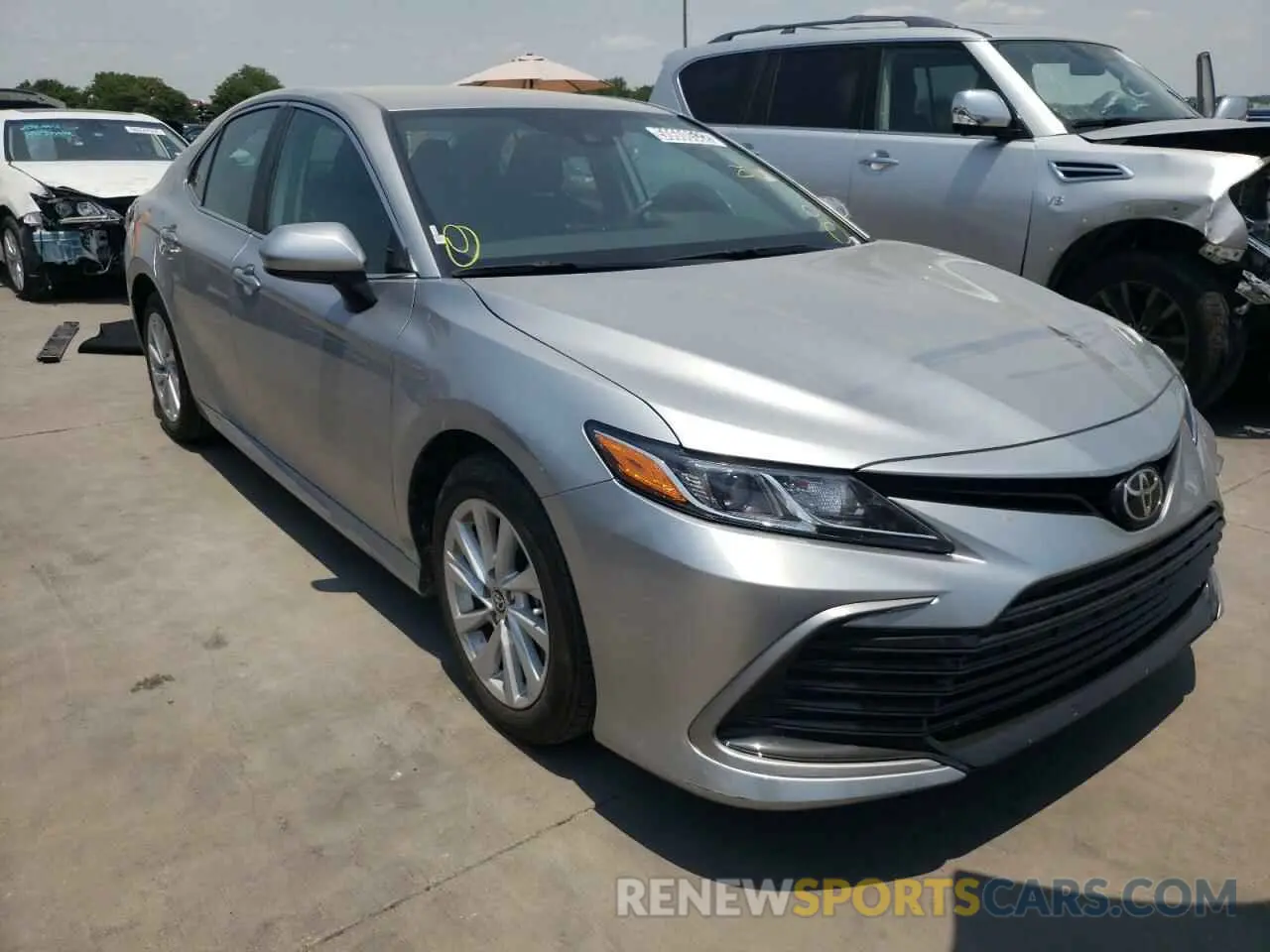 1 Photograph of a damaged car 4T1C11AK8MU537600 TOYOTA CAMRY 2021