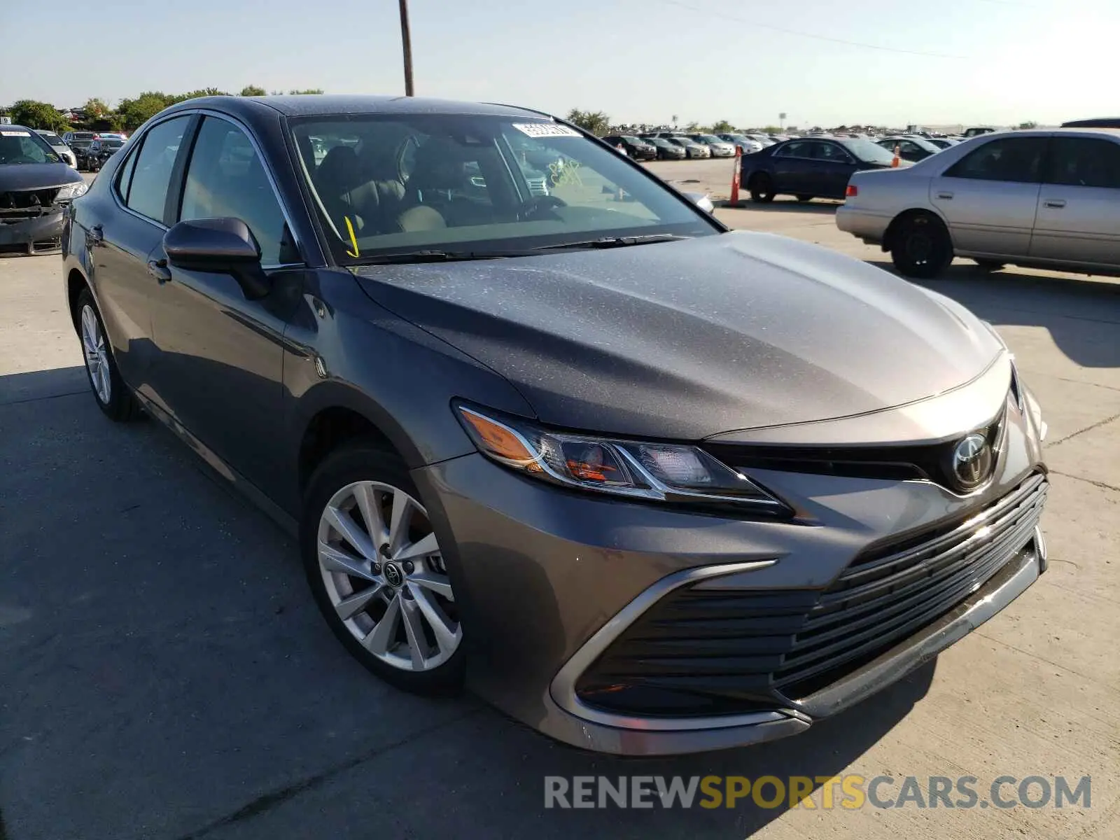 1 Photograph of a damaged car 4T1C11AK8MU576168 TOYOTA CAMRY 2021
