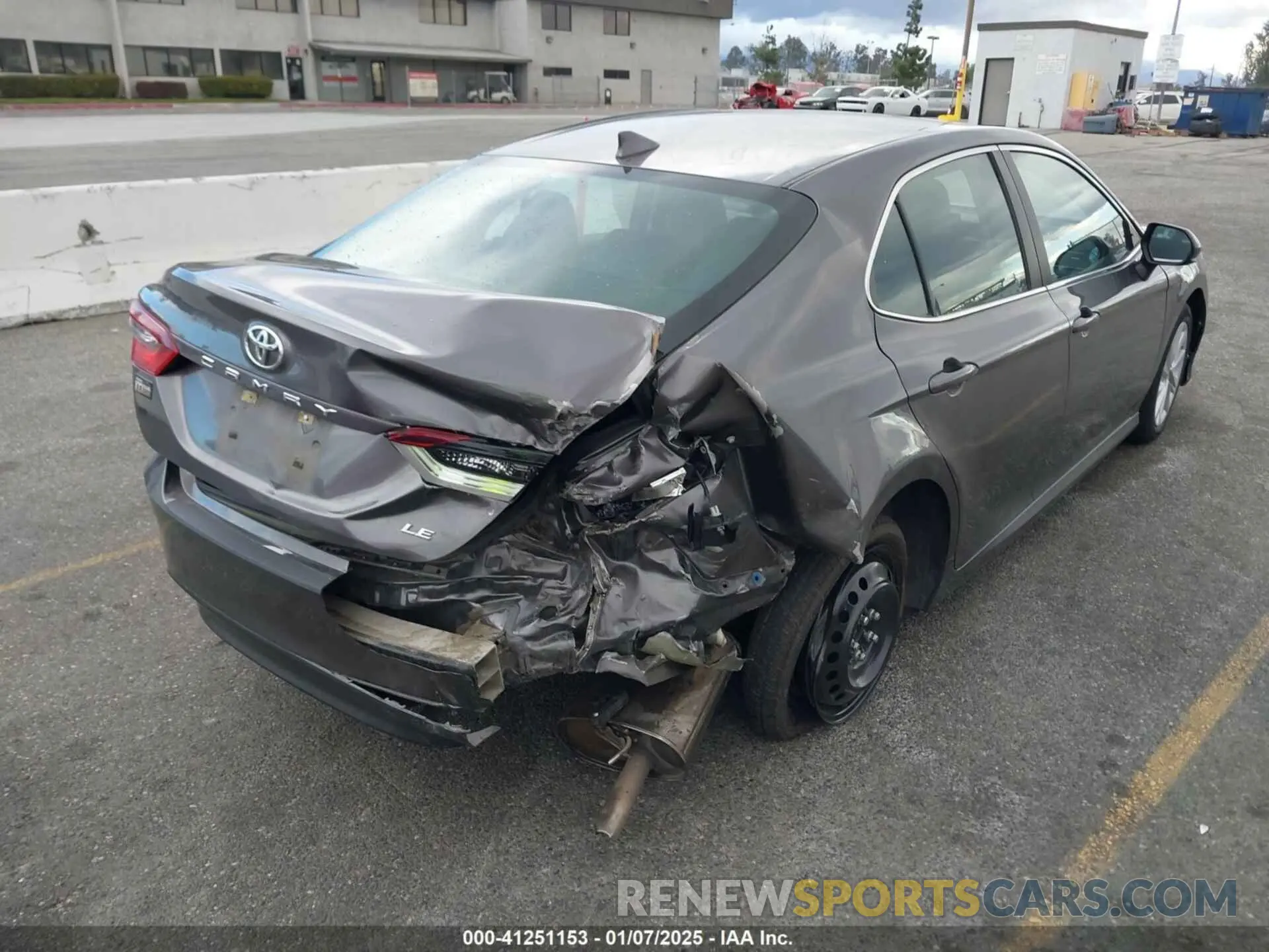 4 Фотография поврежденного автомобиля 4T1C11AK8MU577403 TOYOTA CAMRY 2021