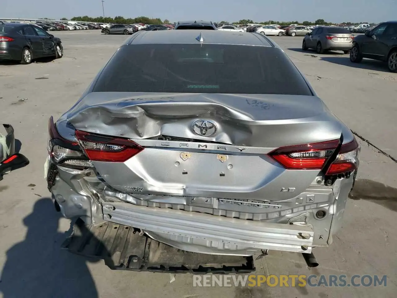 6 Photograph of a damaged car 4T1C11AK8MU580897 TOYOTA CAMRY 2021