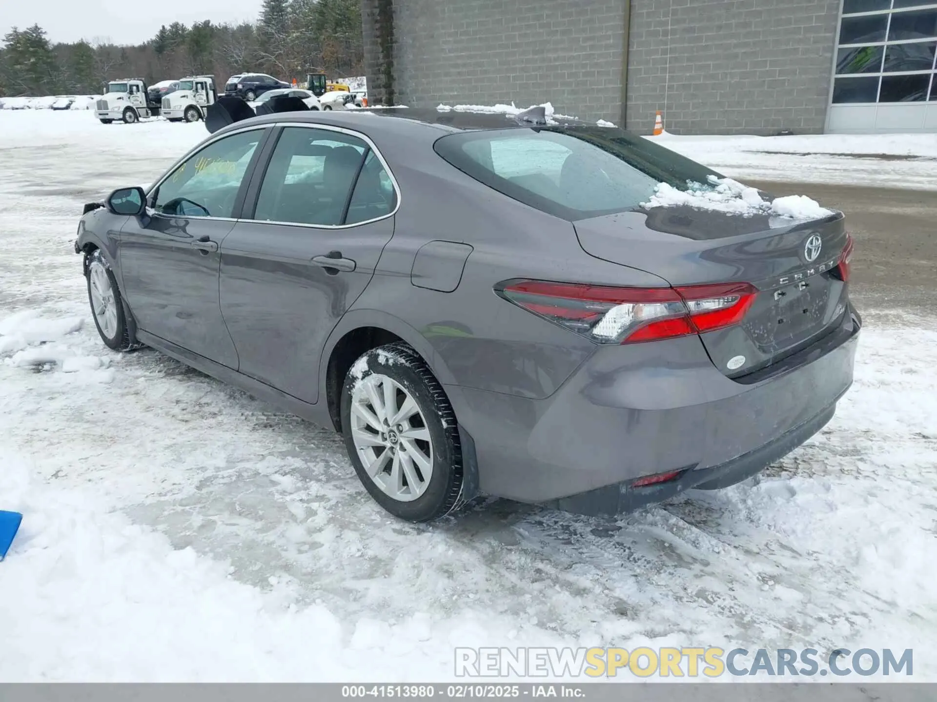 3 Photograph of a damaged car 4T1C11AK8MU594444 TOYOTA CAMRY 2021
