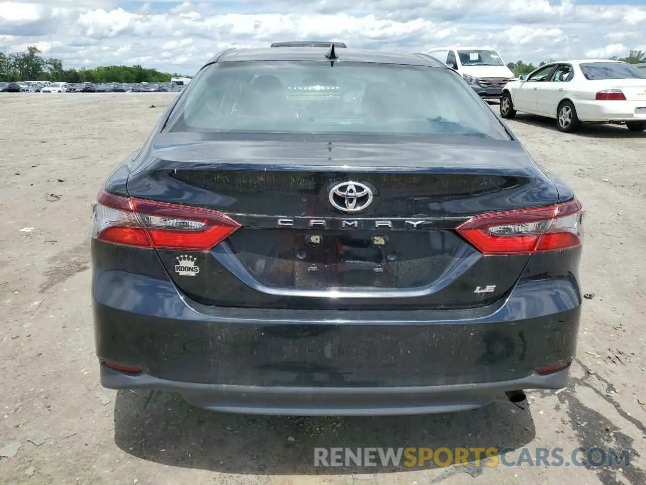 6 Photograph of a damaged car 4T1C11AK9MU417627 TOYOTA CAMRY 2021