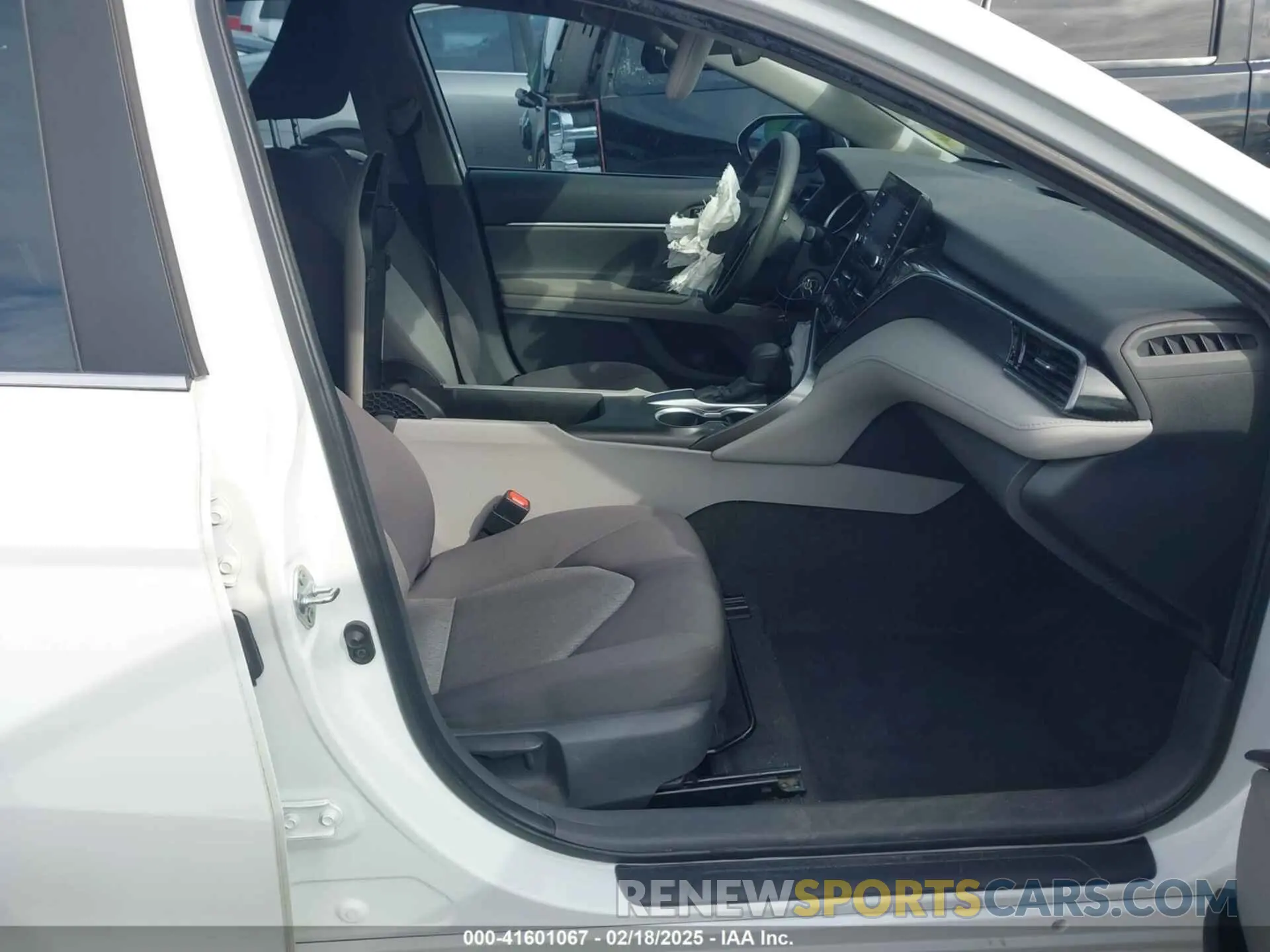 5 Photograph of a damaged car 4T1C11AK9MU581752 TOYOTA CAMRY 2021