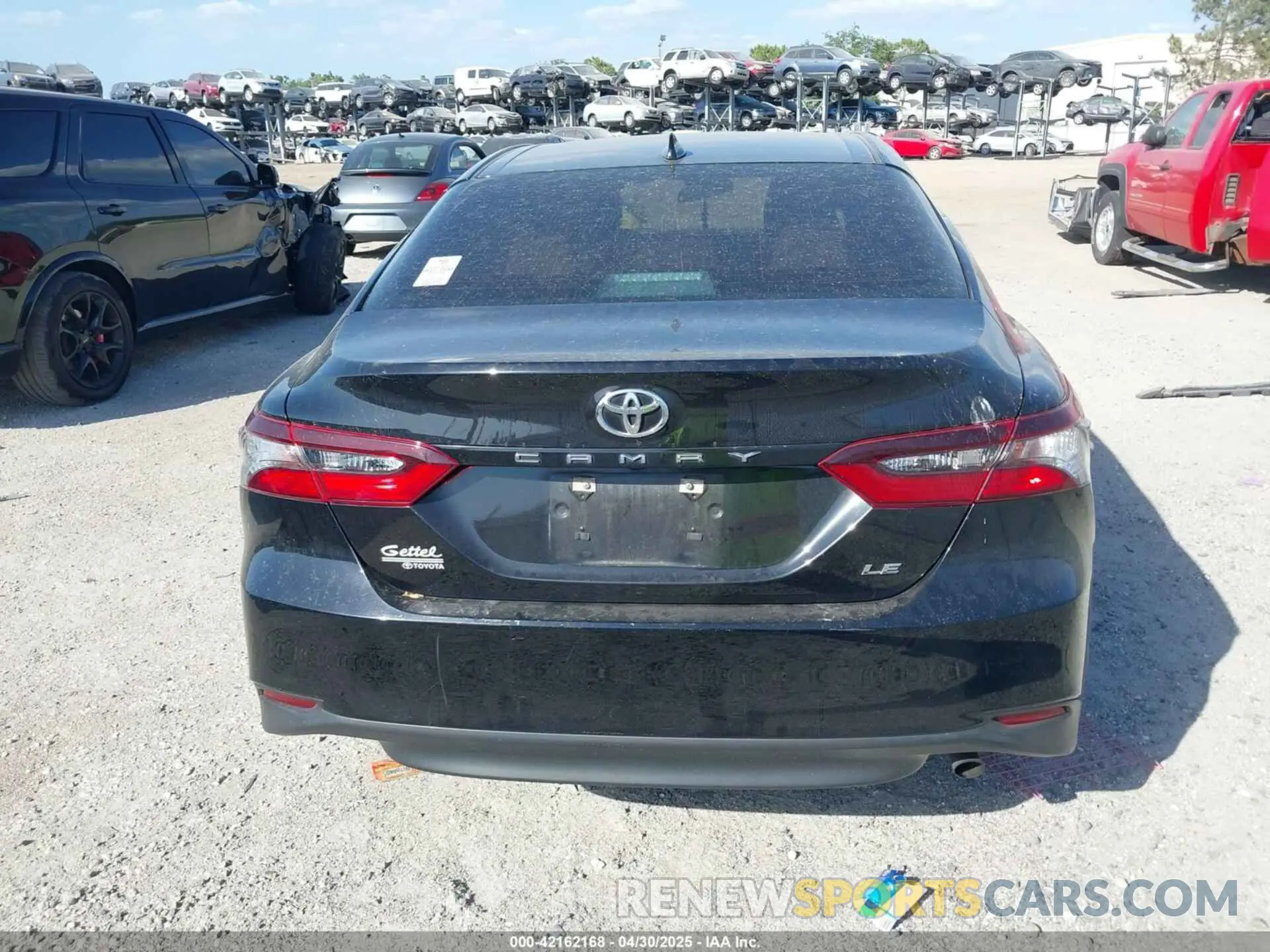 17 Photograph of a damaged car 4T1C11AKXMU408676 TOYOTA CAMRY 2021