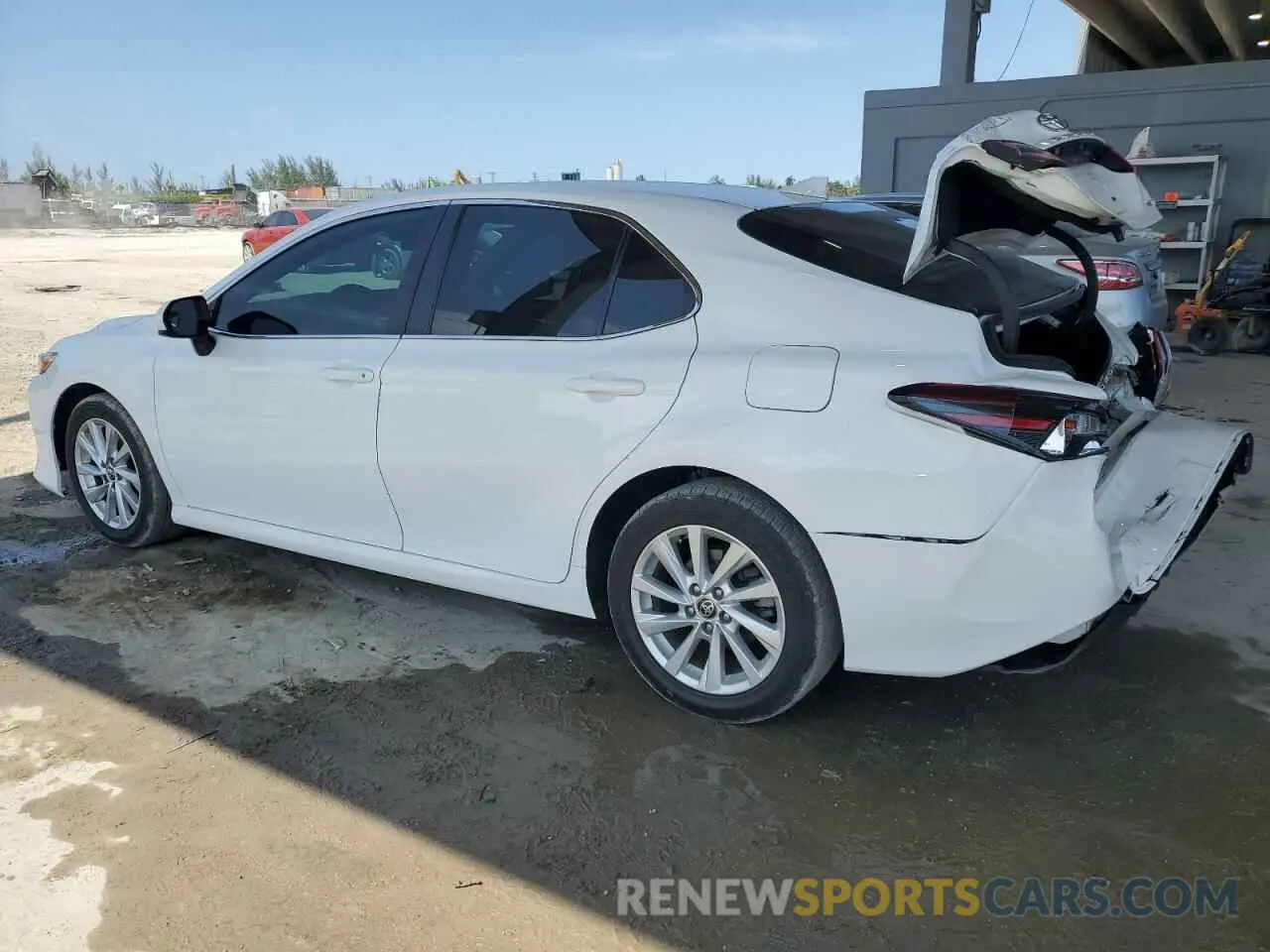 2 Photograph of a damaged car 4T1C11AKXMU558982 TOYOTA CAMRY 2021