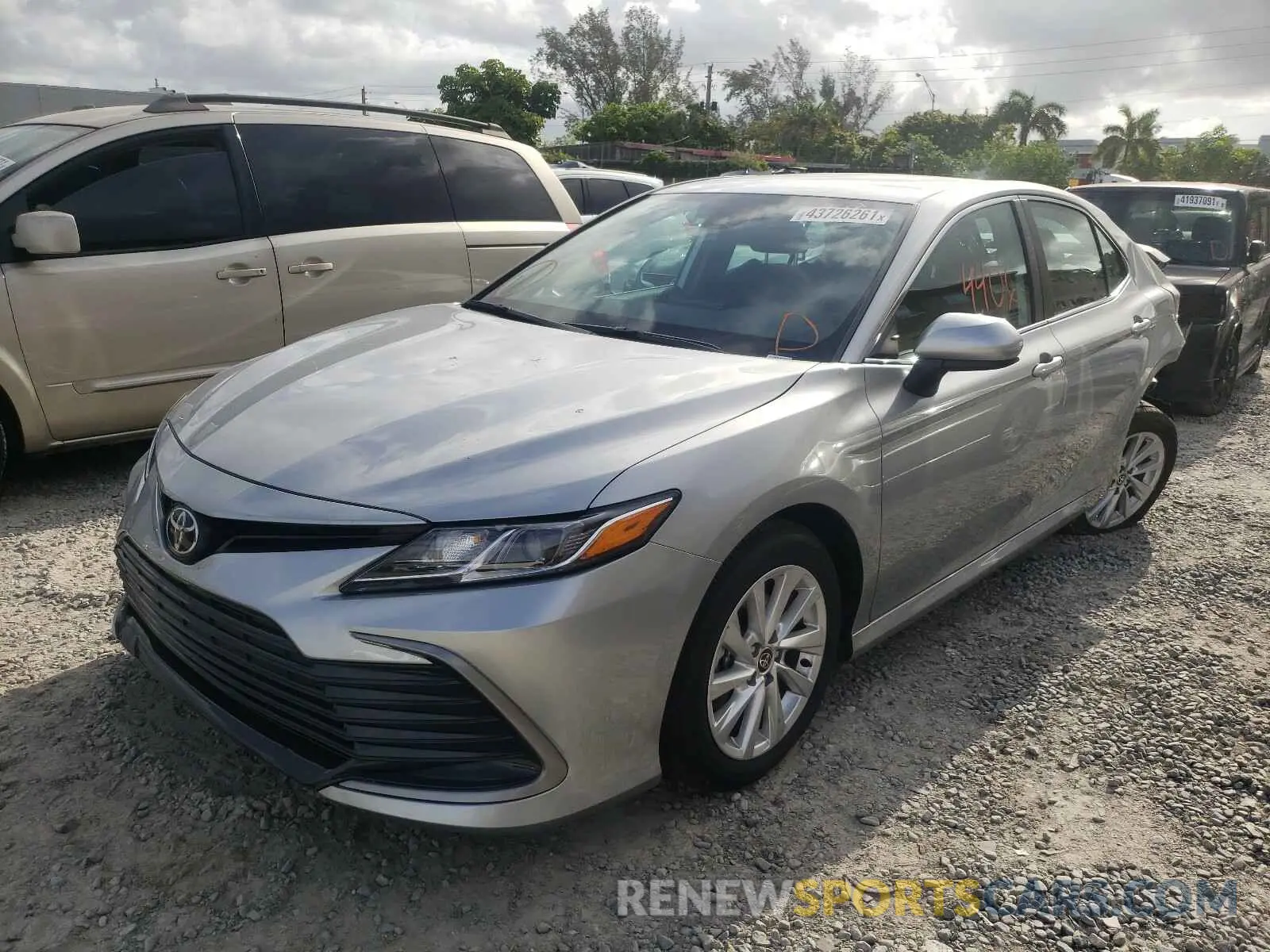 2 Photograph of a damaged car 4T1C11AKXMU559811 TOYOTA CAMRY 2021