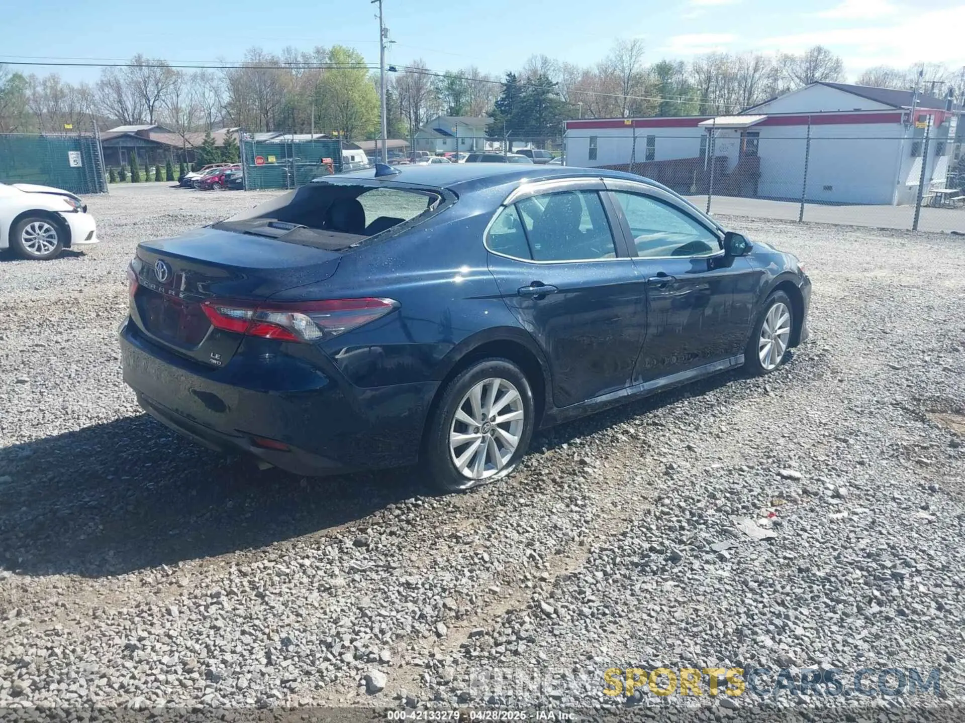 4 Photograph of a damaged car 4T1C11BK1MU044212 TOYOTA CAMRY 2021
