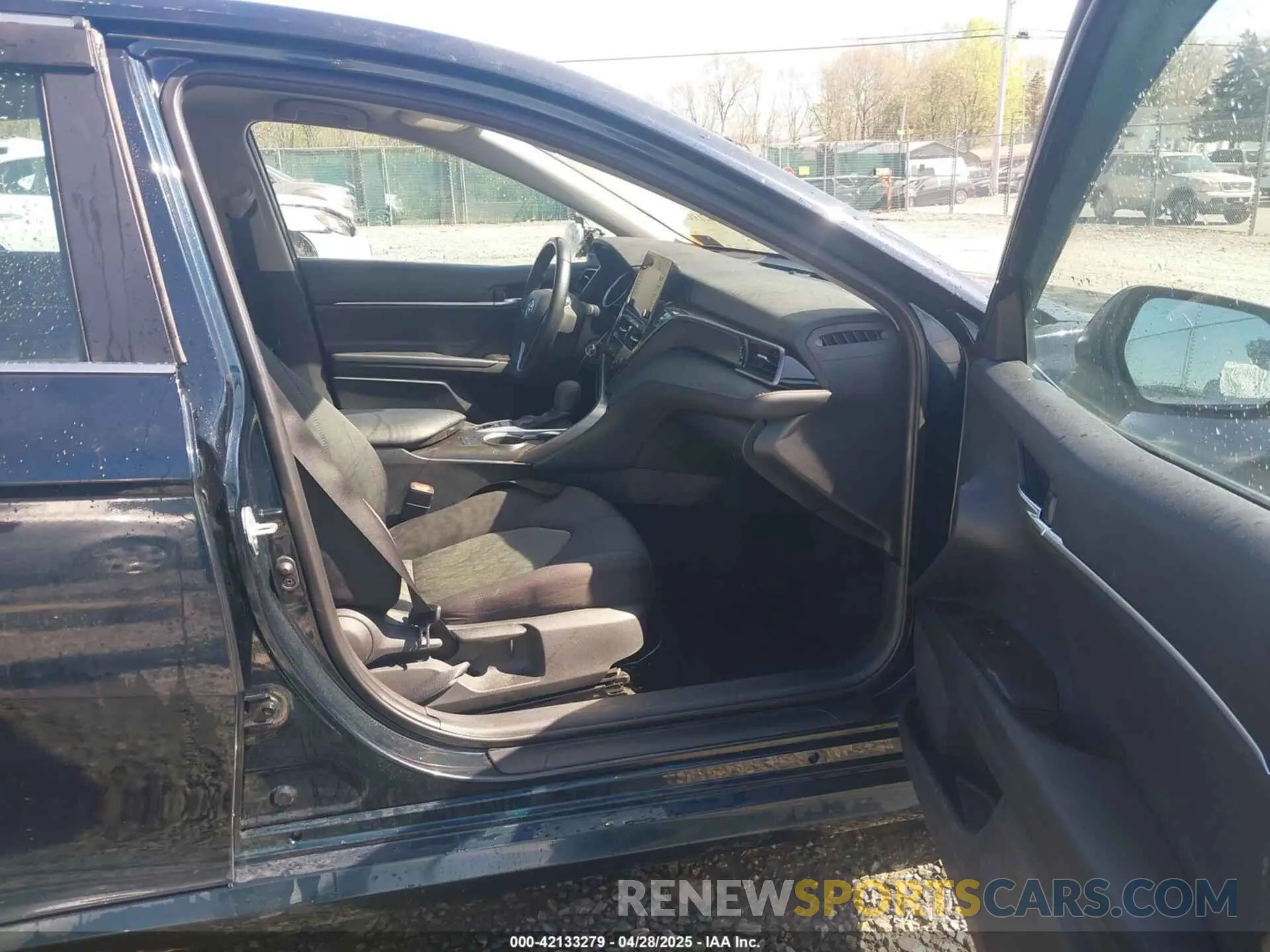 5 Photograph of a damaged car 4T1C11BK1MU044212 TOYOTA CAMRY 2021
